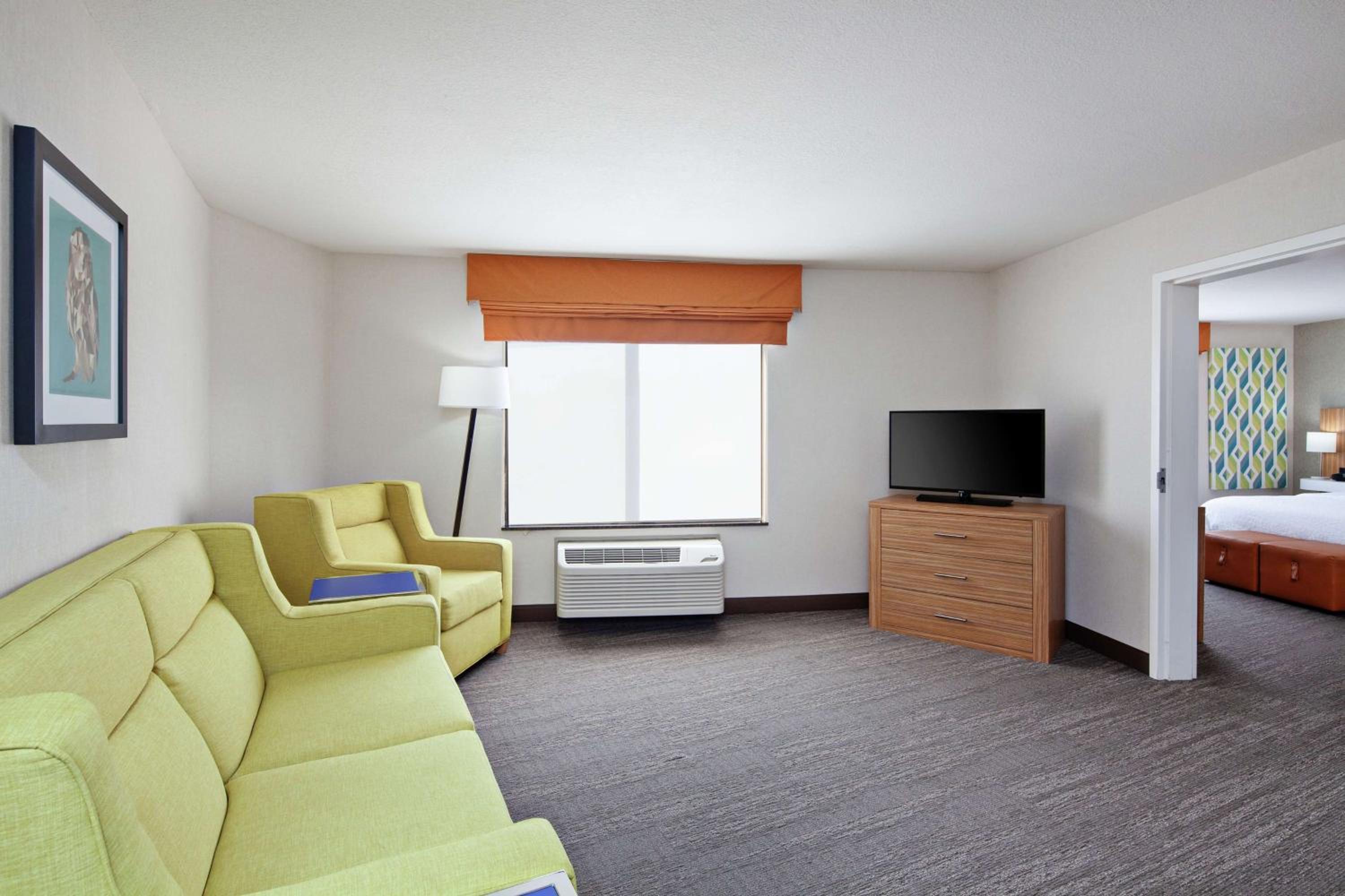 King Studio Suite - Non-Smoking - Photo 5