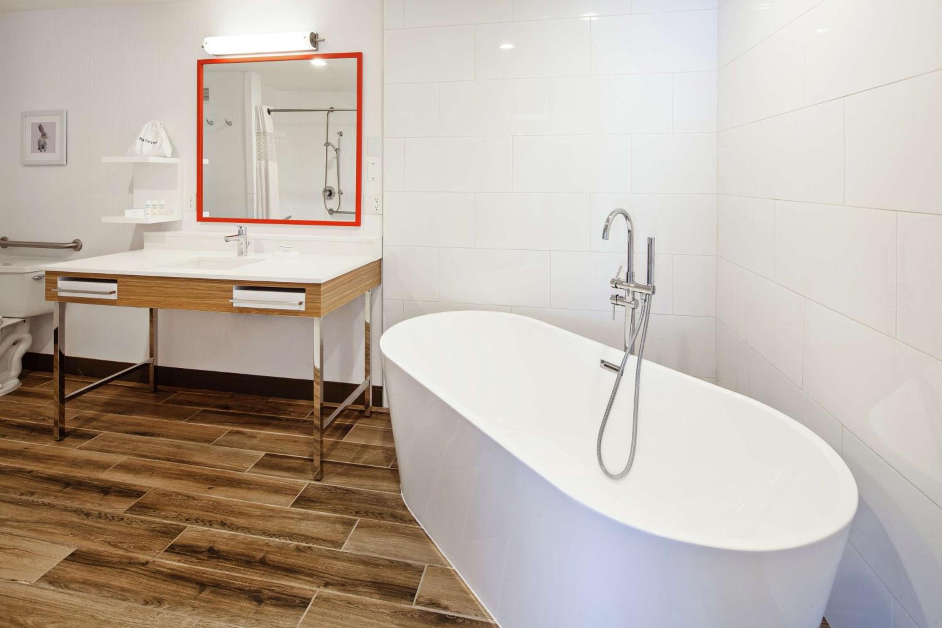 King Studio Suite - Non-Smoking - Photo 2