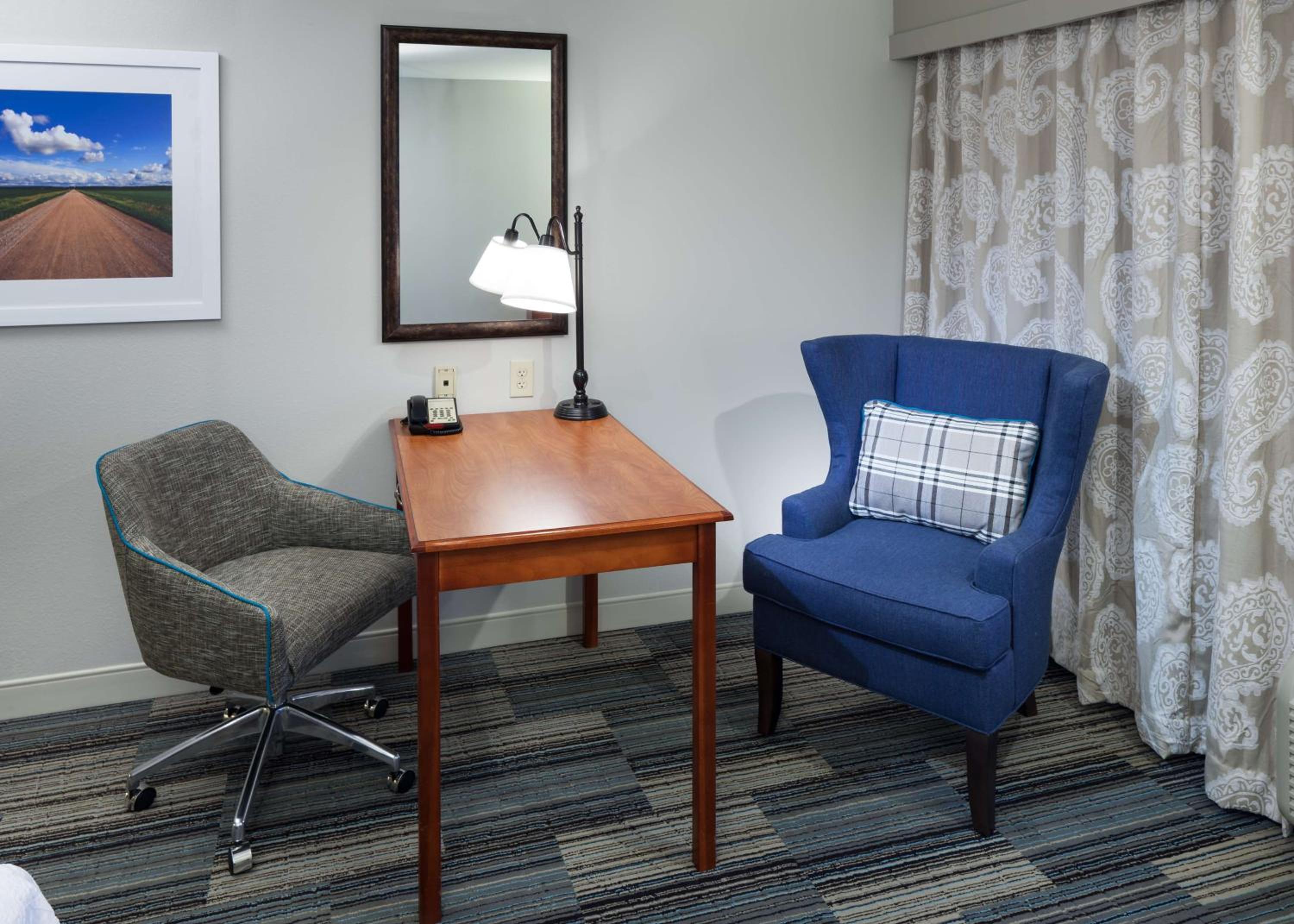 King Room with Accessible Tub - Mobility and Hearing Access/Non-Smoking - Photo 4