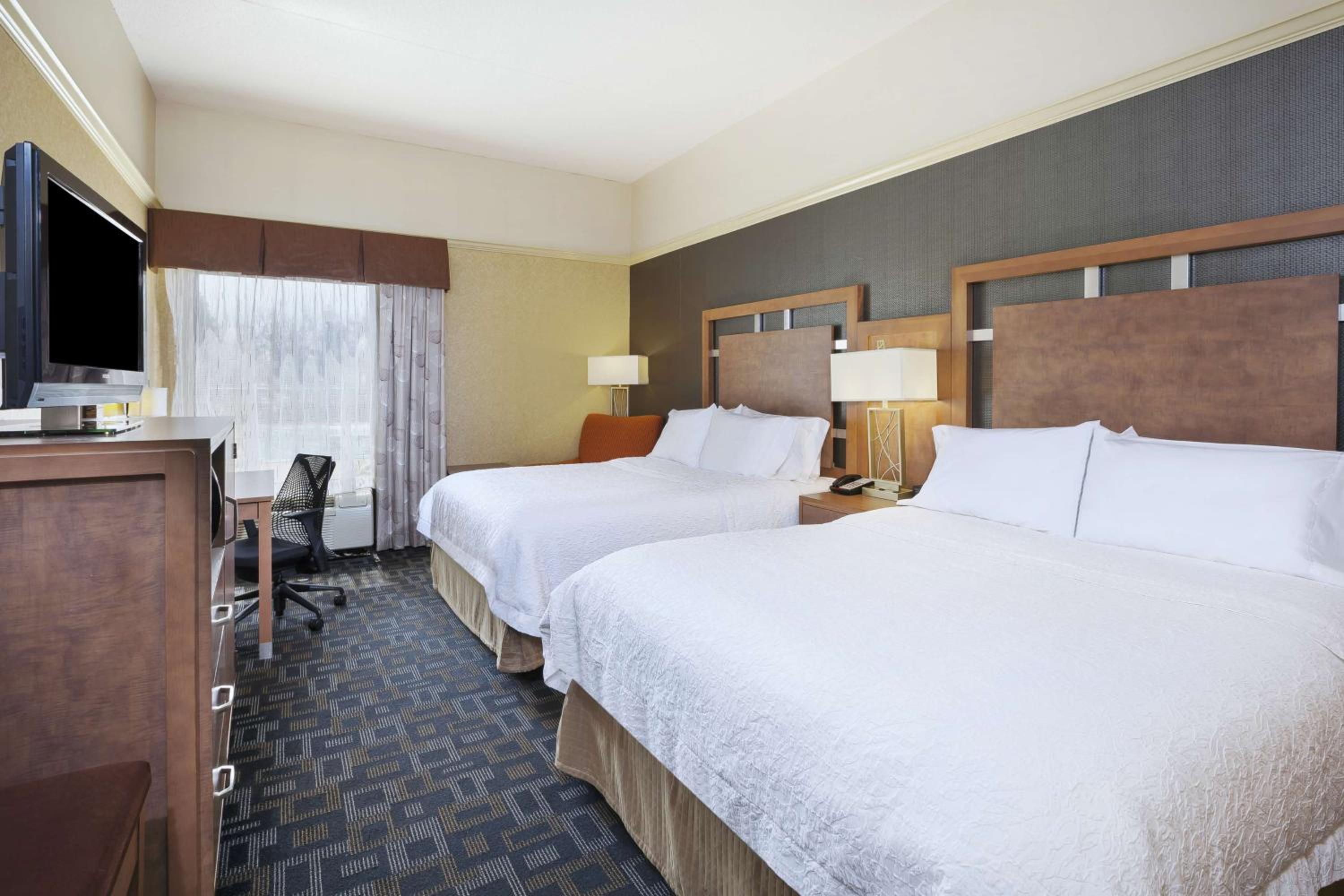 Queen Room with Two Queen Beds - Non-Smoking - Photo 1