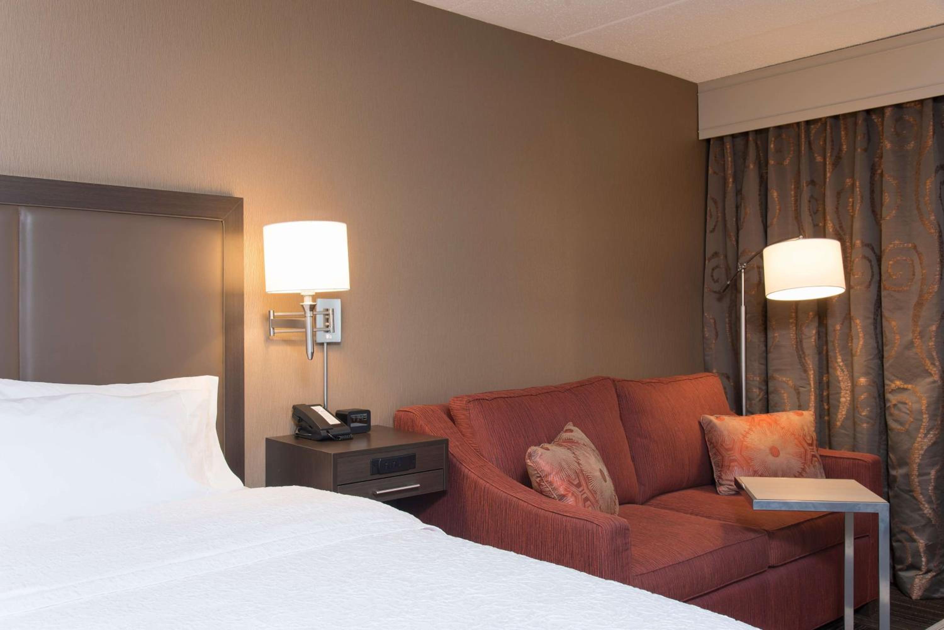 King Room with Sofa Bed - Photo 1