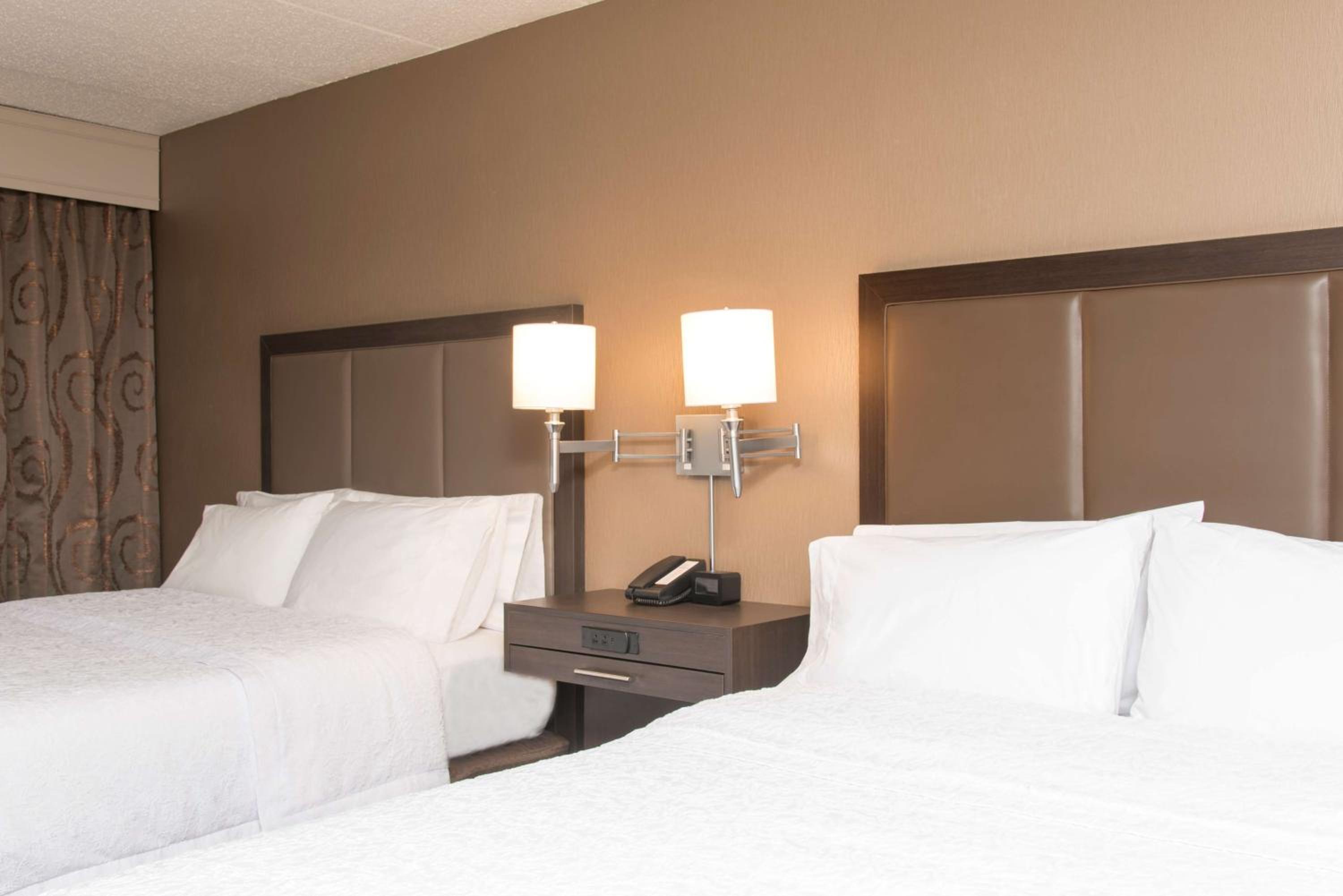Room with Two Queen Beds - Non-Smoking - Photo 1