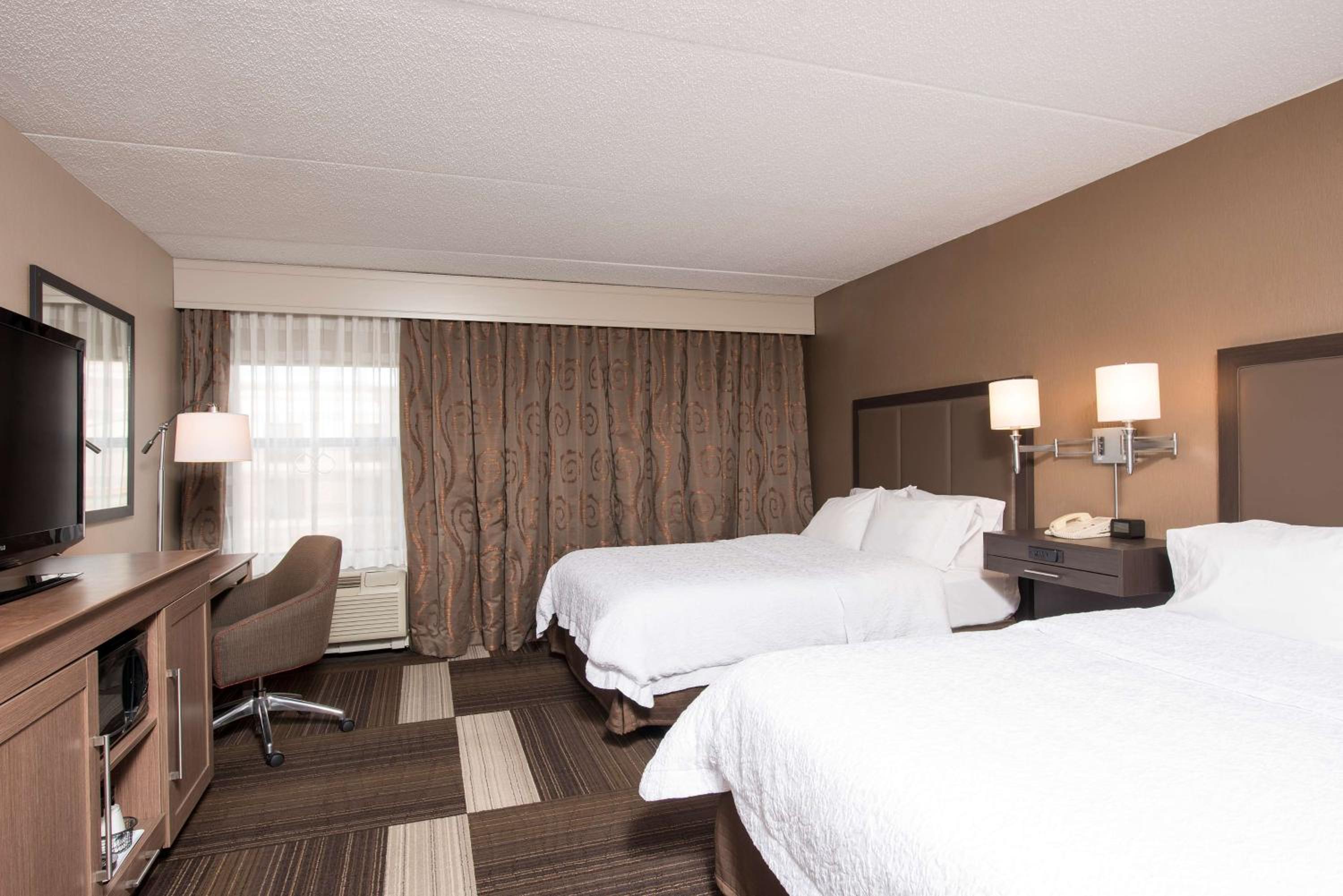 Queen Room with Two Queen Beds - Mobility Access/Non-Smoking - Photo 1
