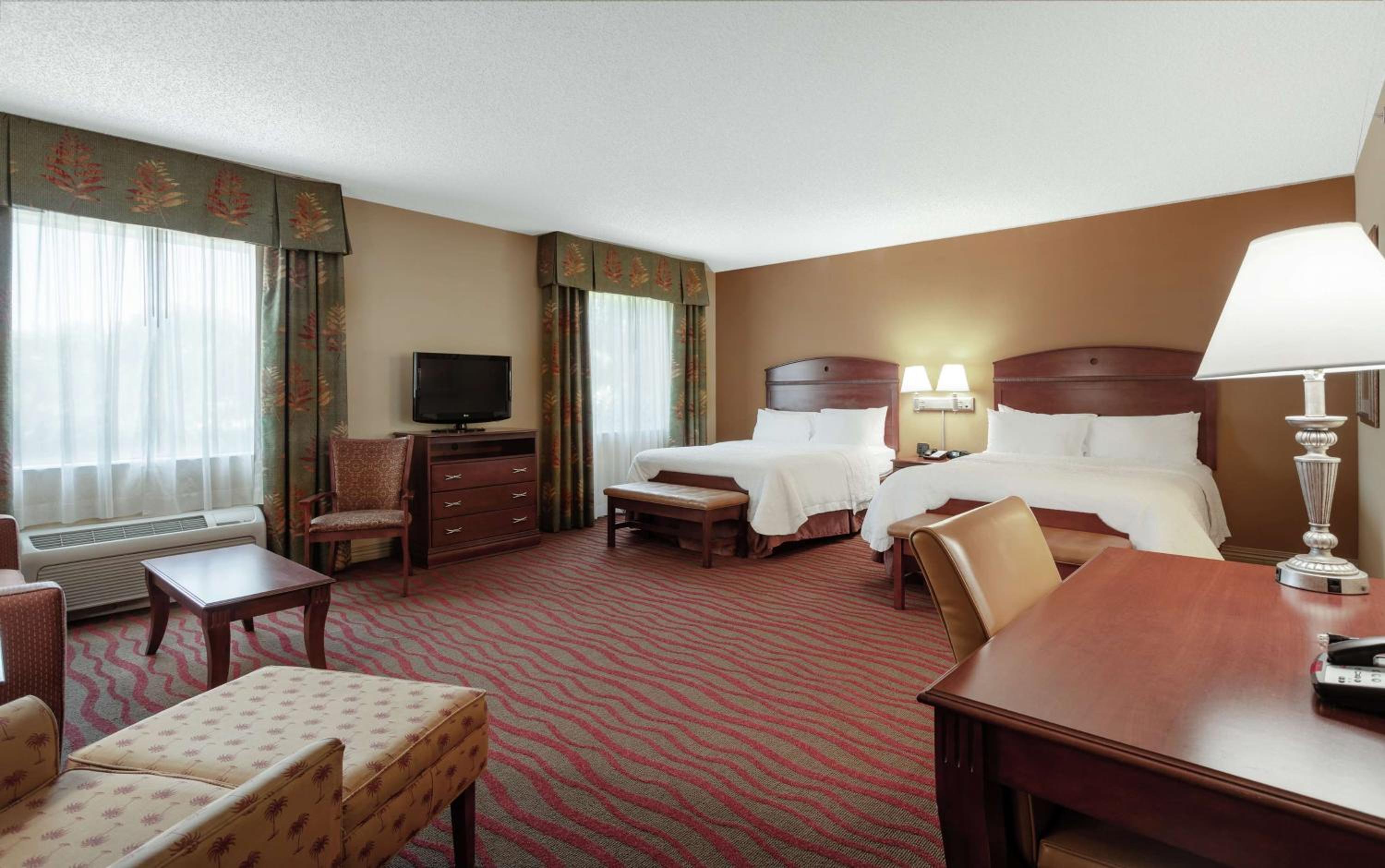 Queen Studio Suite with Two Queen Beds - Non-Smoking - Photo 1