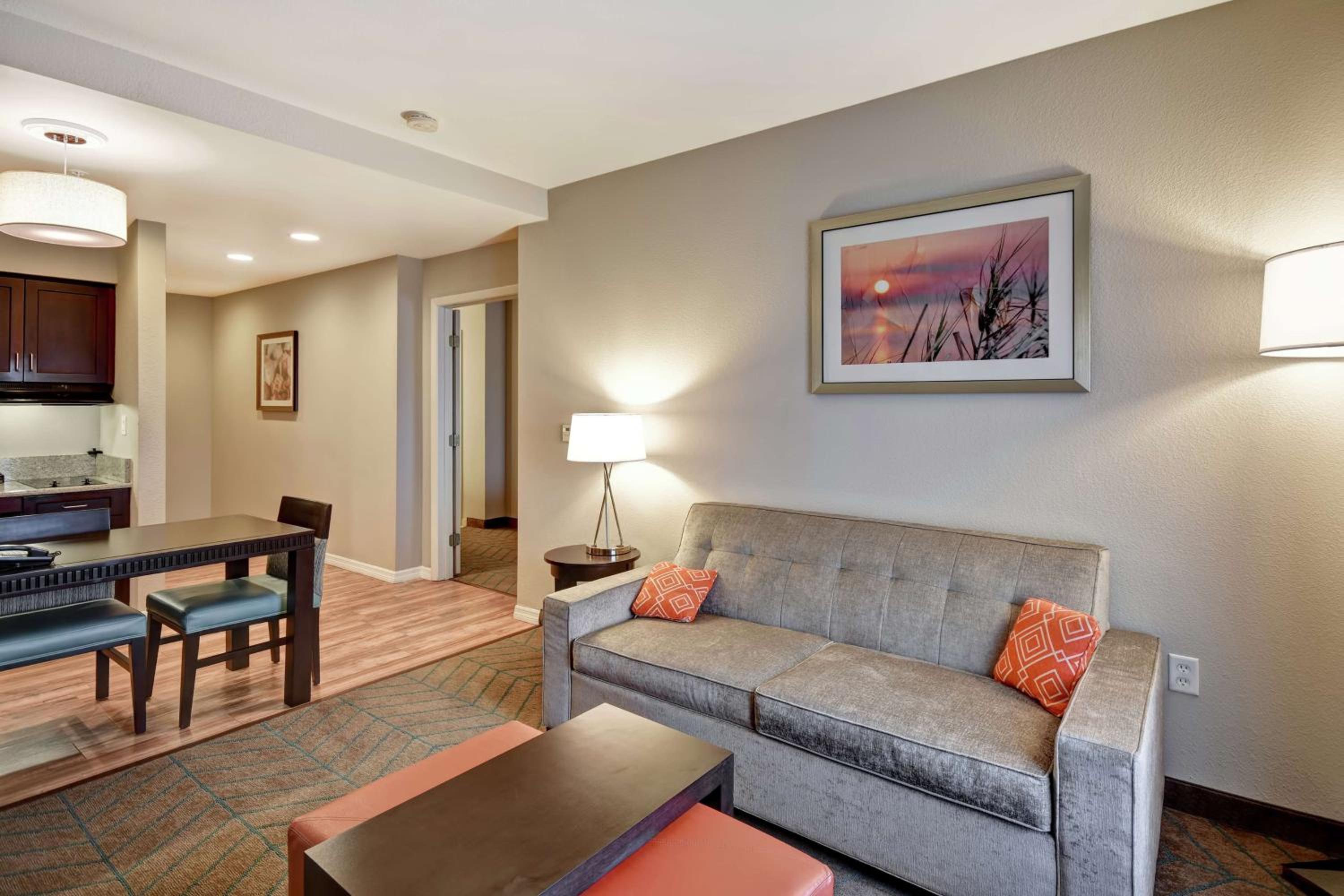 One-Bedroom King Suite - Non-Smoking - Photo 2