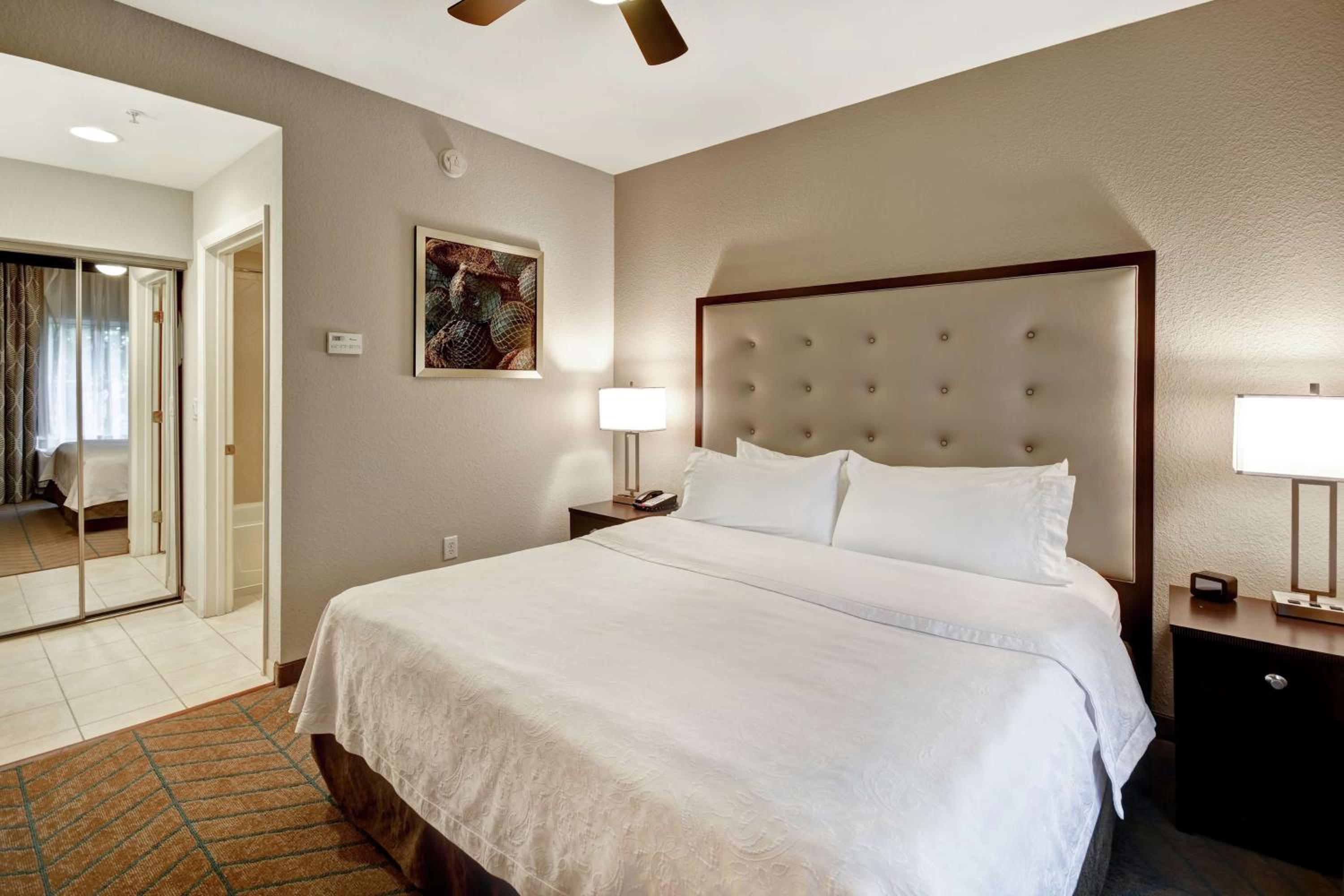 One-Bedroom King Suite - Non-Smoking - Photo 1