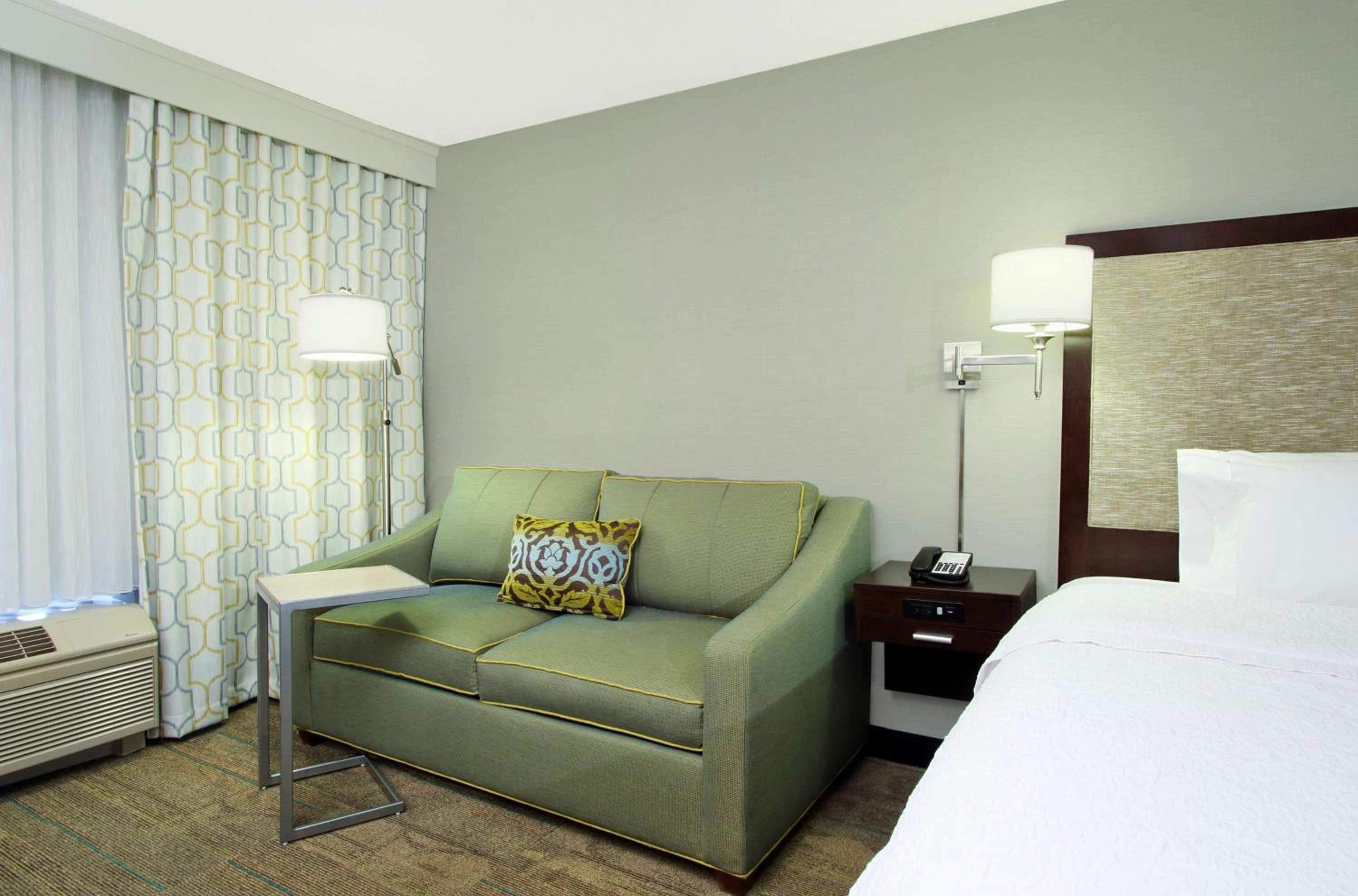 King Room with Sofa Bed - Photo 1