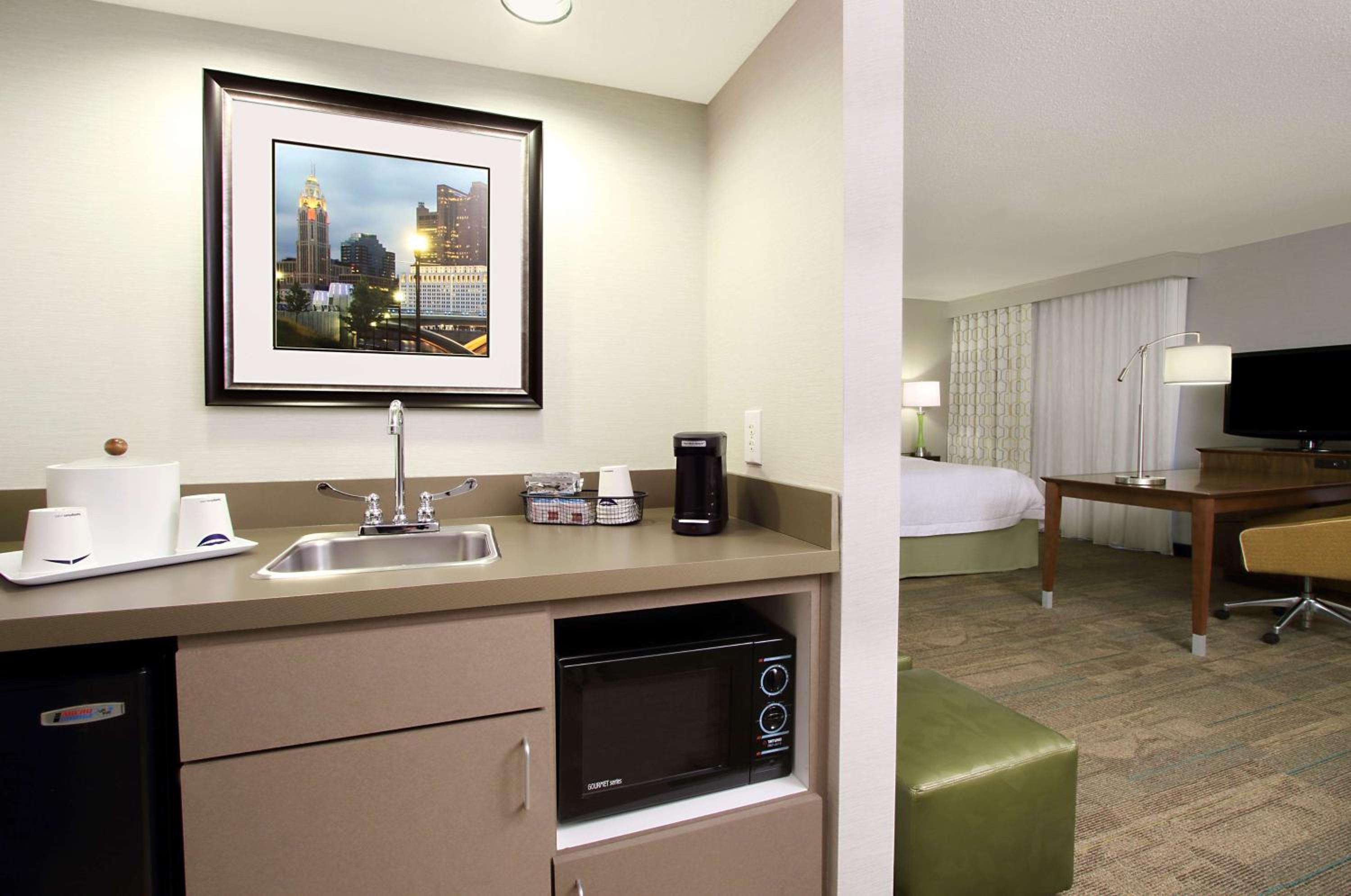 King Studio Suite with Sofa Bed - Non-Smoking - Photo 3