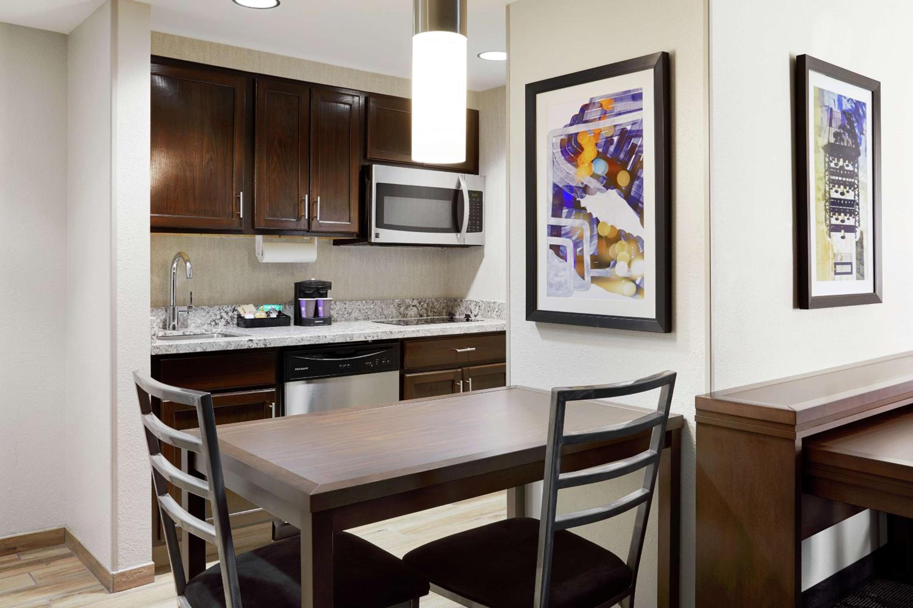 King Studio Suite - Non-Smoking - Photo 2