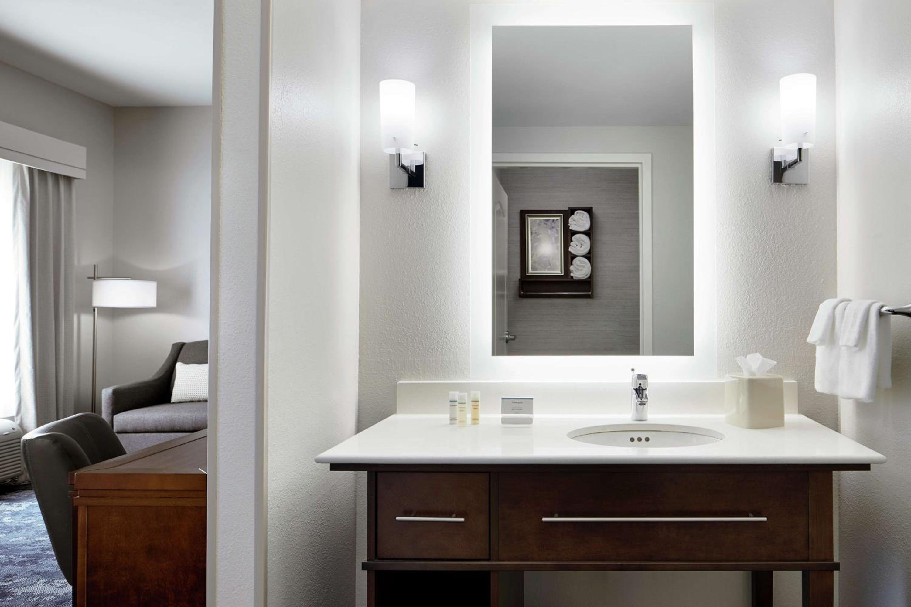 King Studio Suite - Non-Smoking - Photo 4