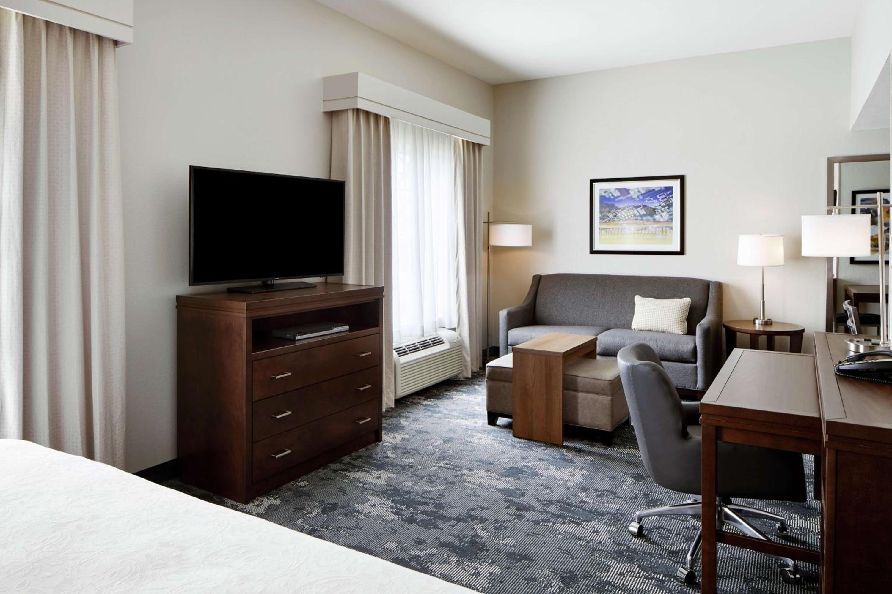 King Studio Suite - Non-Smoking - Photo 5