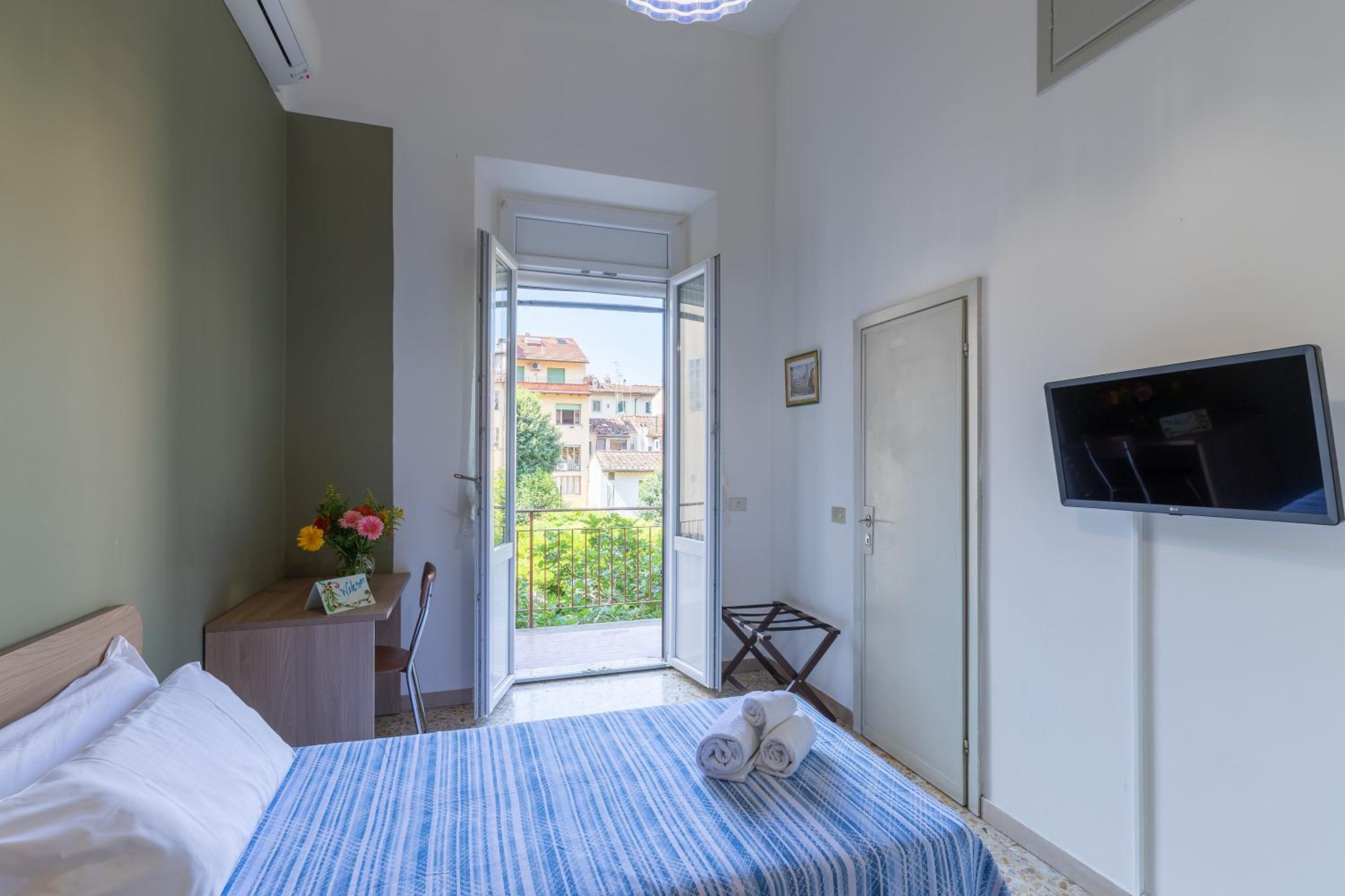Single Room with Balcony photo 1