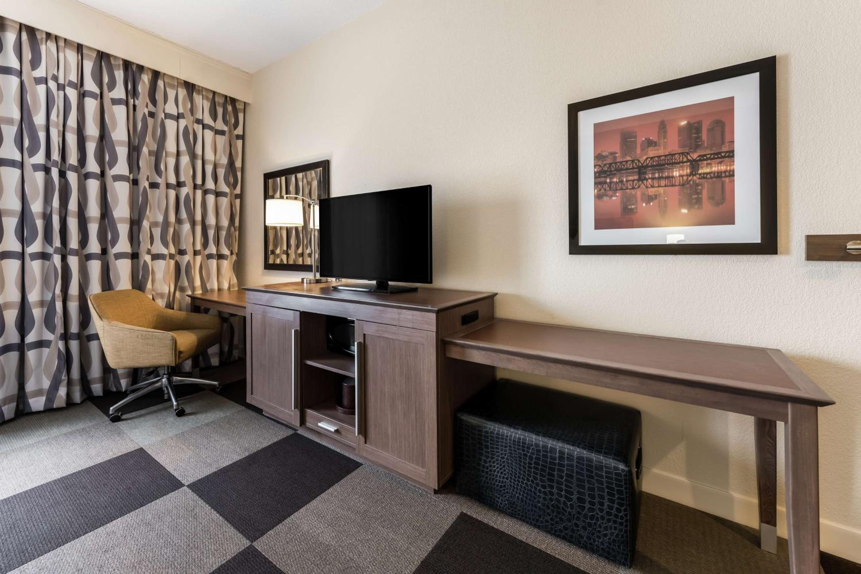 King Room - Mobility Access/Non-Smoking - Photo 2