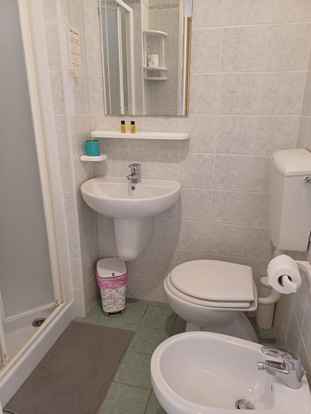 Double or Twin Room photo 2