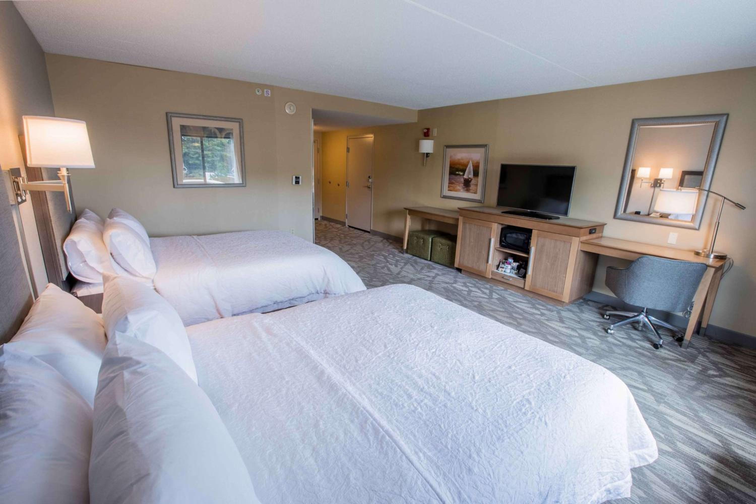 Queen Room with Two Queen Beds - Disability Access/Non-Smoking photo 2