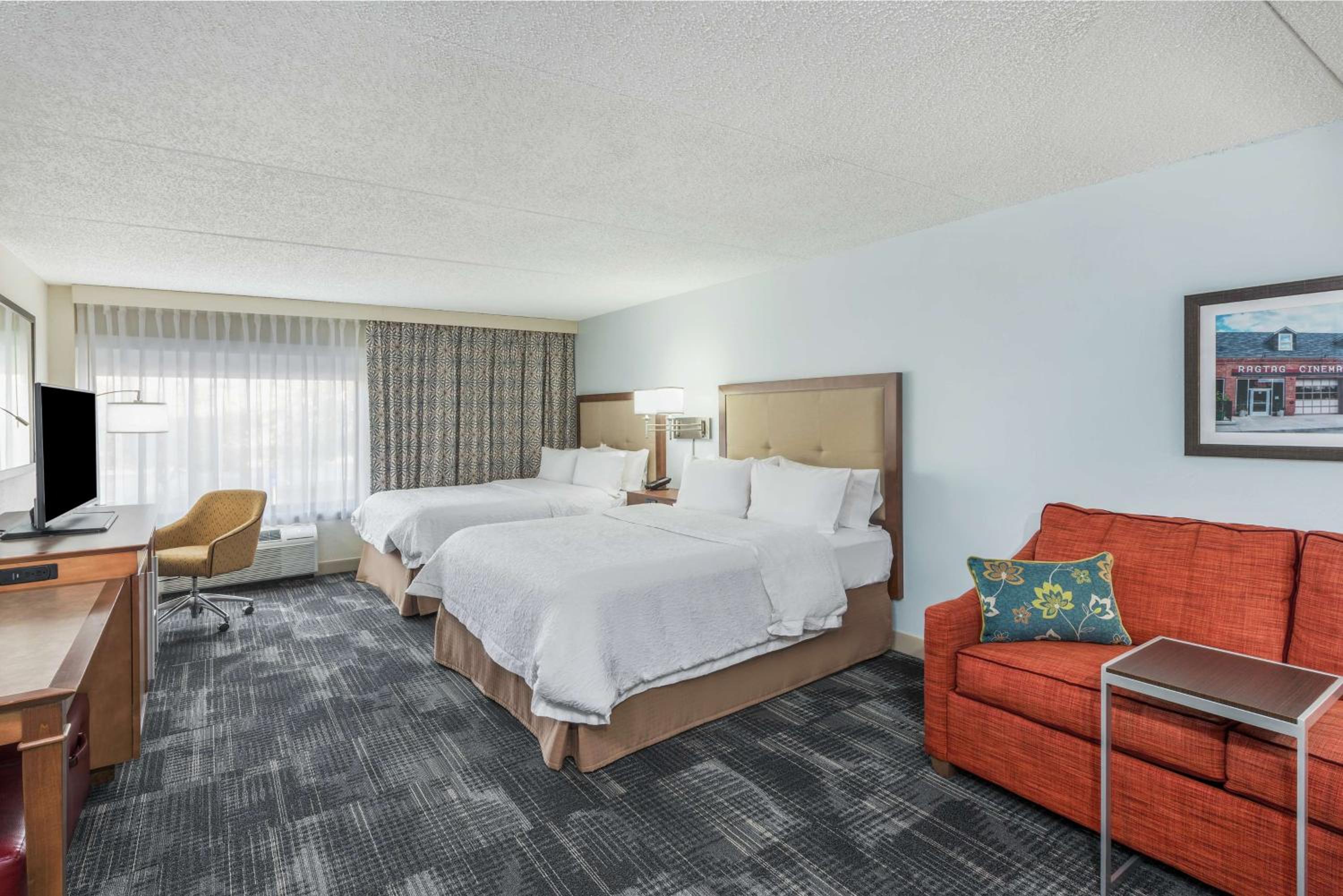 Queen Room with Two Queen Beds and Sofa Bed - Non-Smoking photo 1