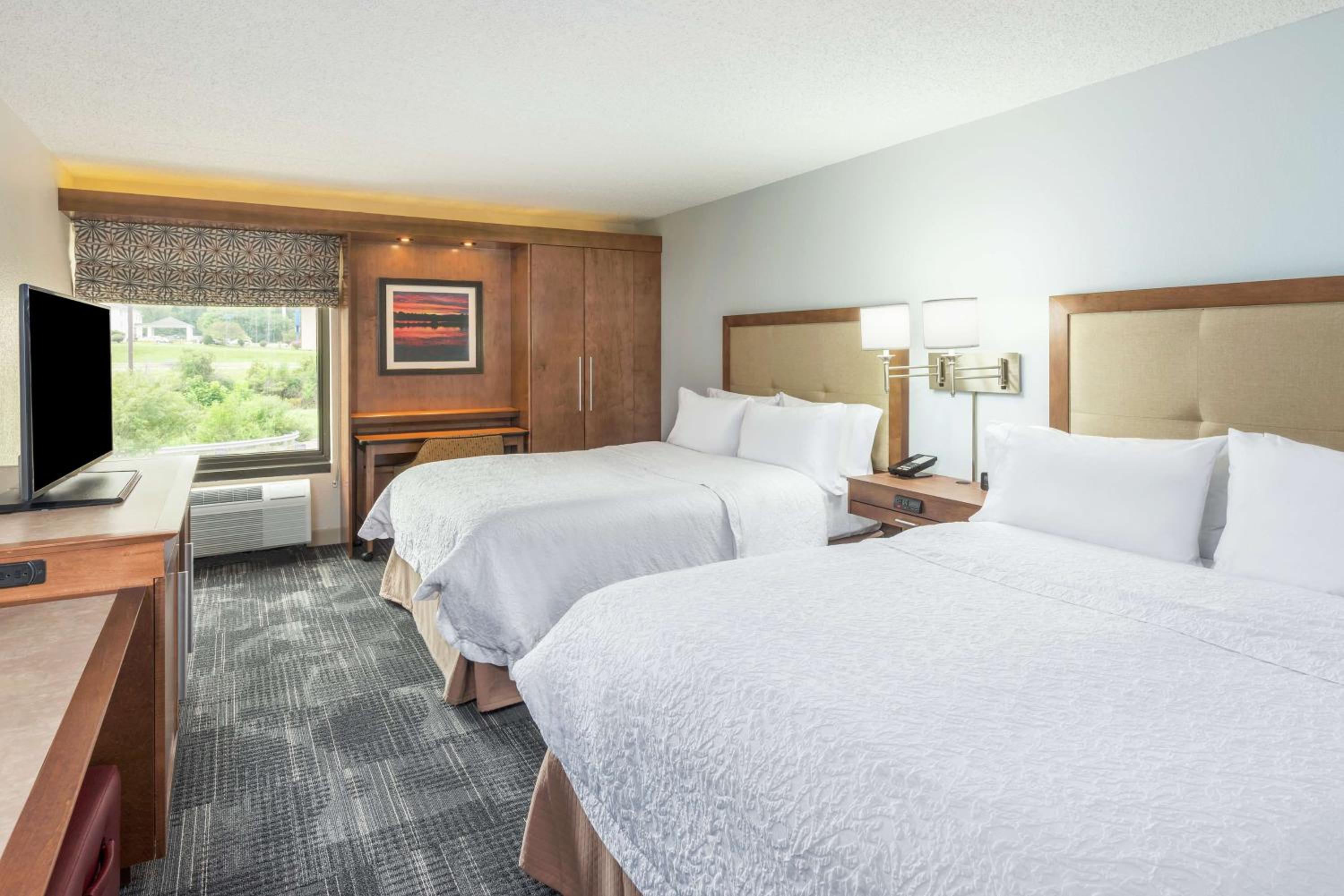 Room with Two Queen Beds - Non-Smoking - Photo 1