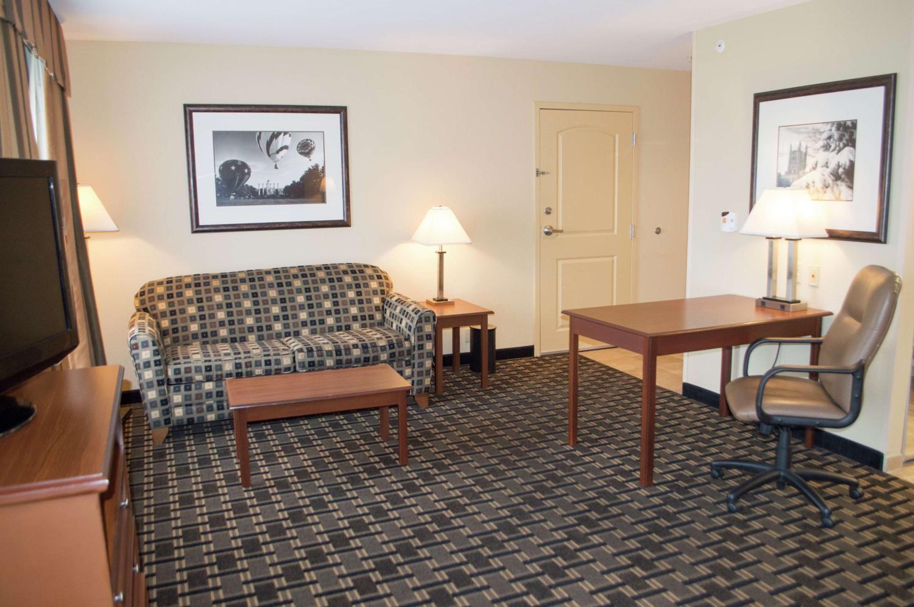 King Studio Suite - Non-Smoking - Photo 1