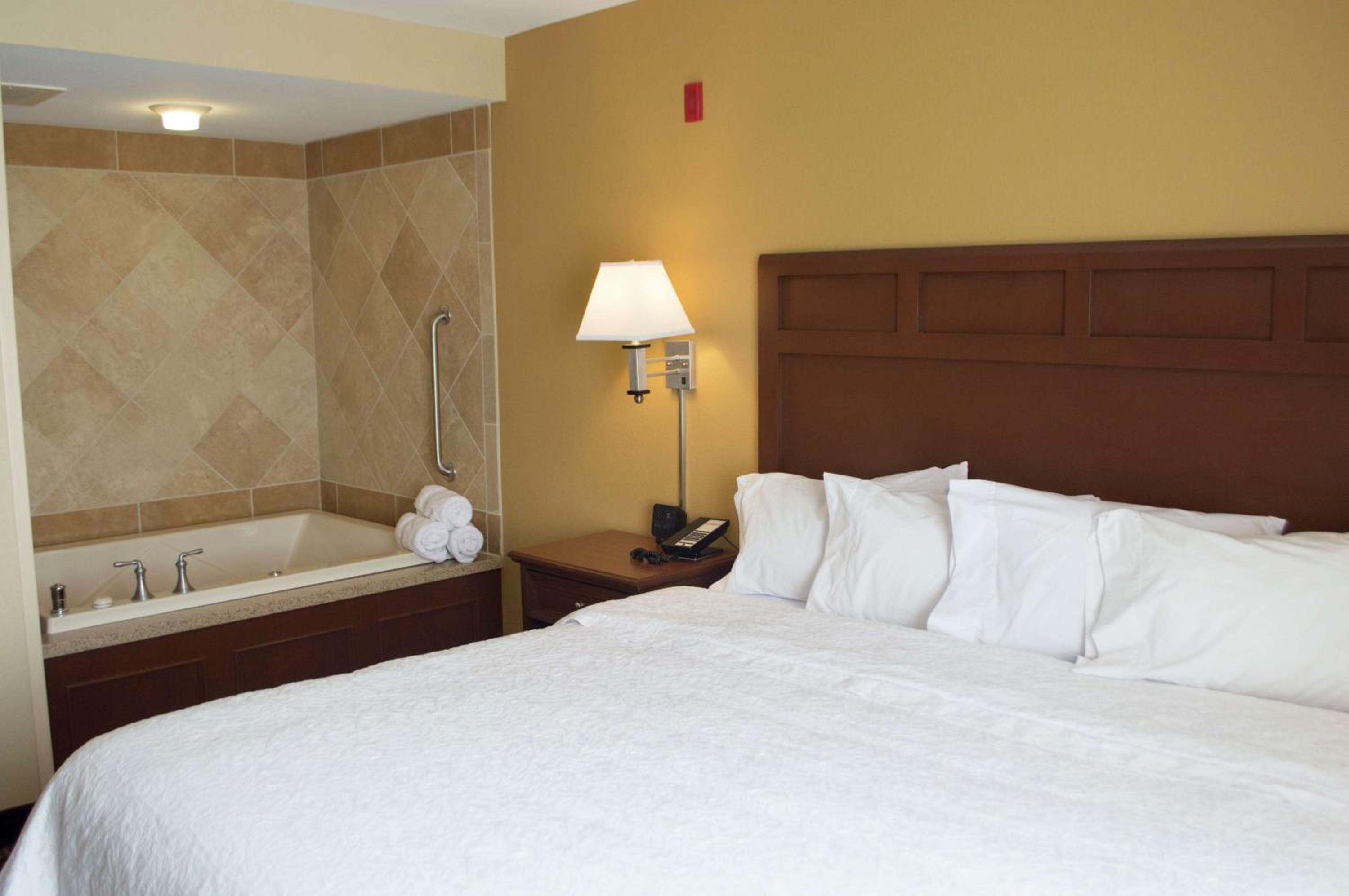 King Room with Spa Bath - Photo 4