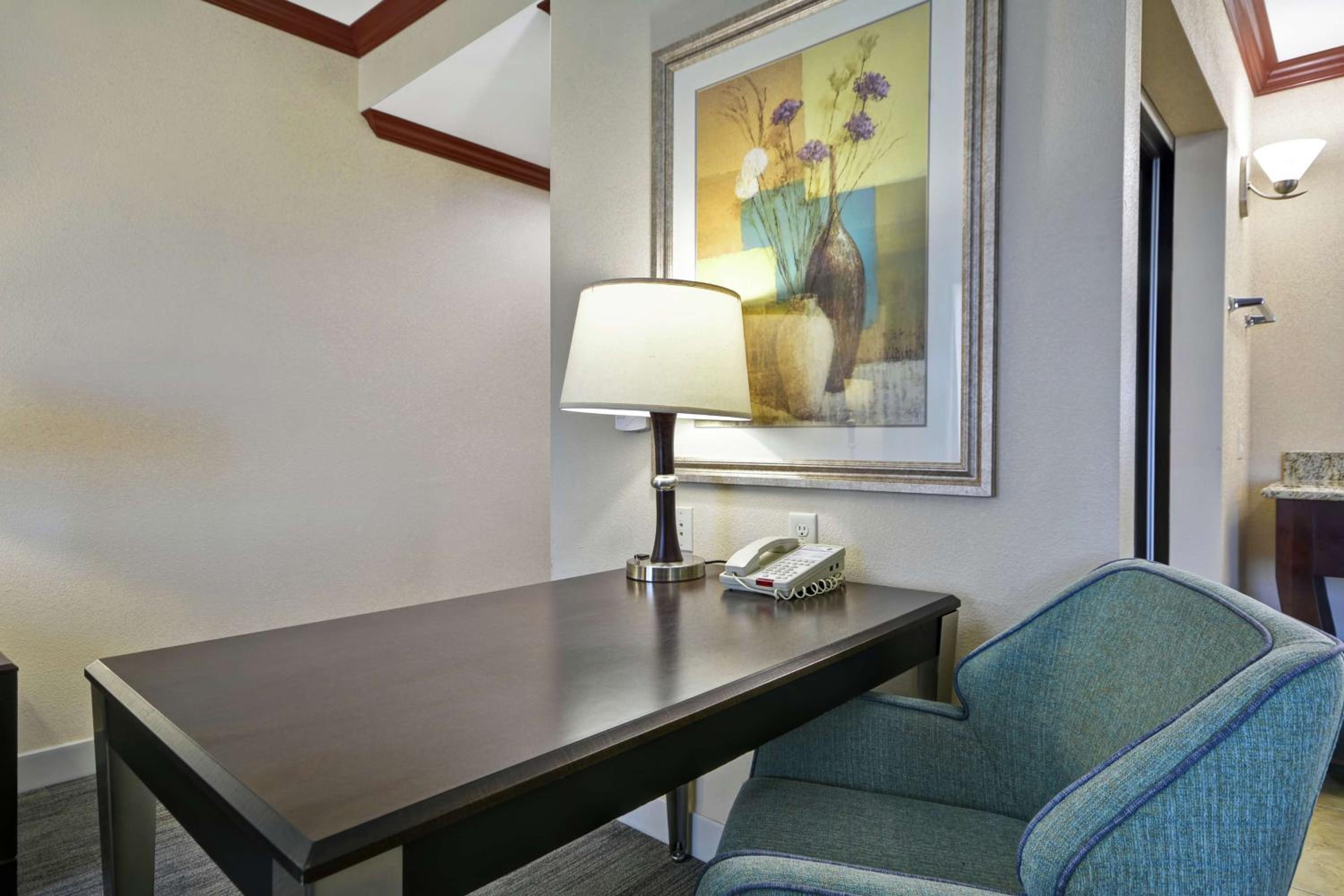 King Studio Suite - Non-Smoking - Photo 3