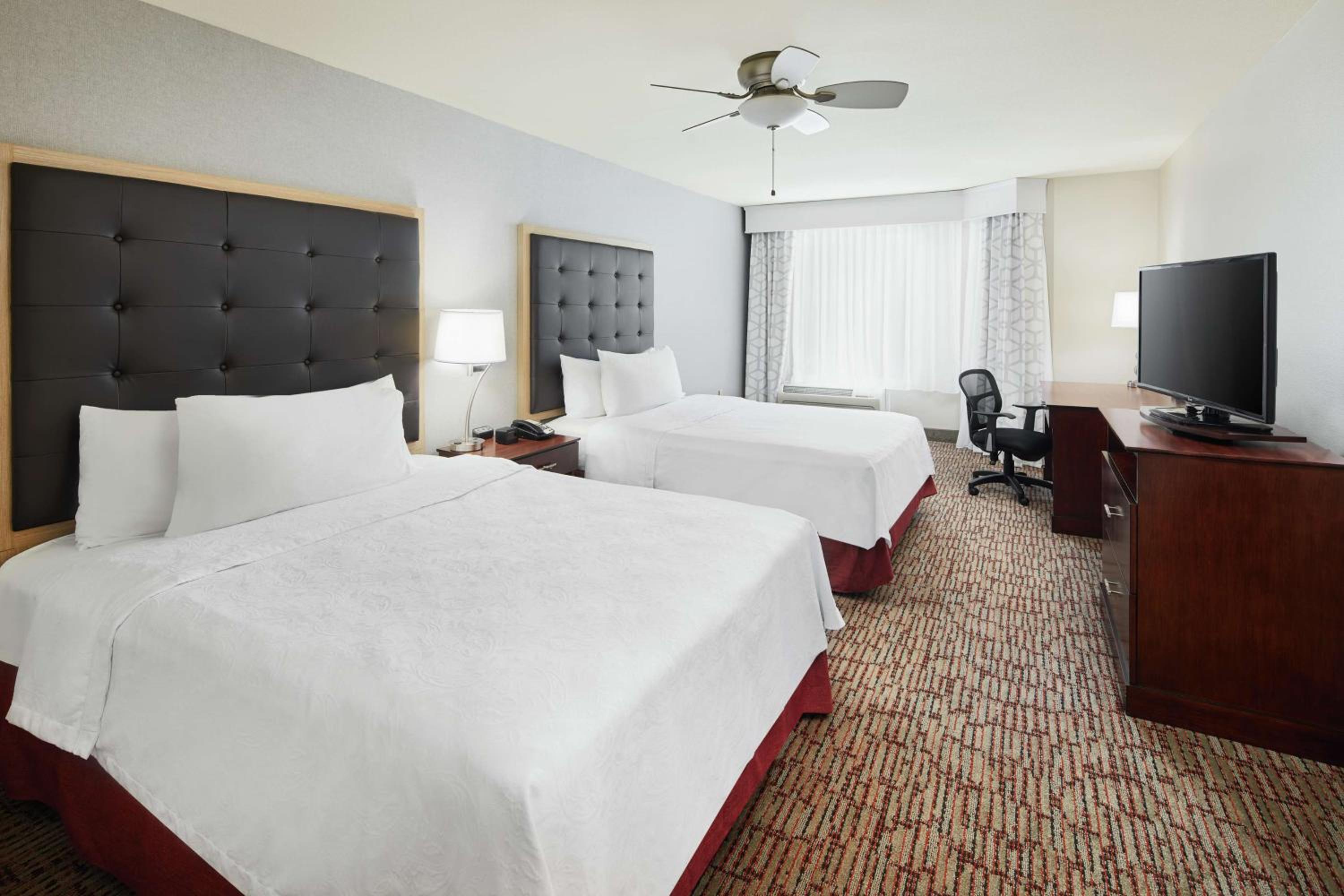 One-Bedroom Queen Suite with Two Queen Beds - Non-Smoking - Photo 1