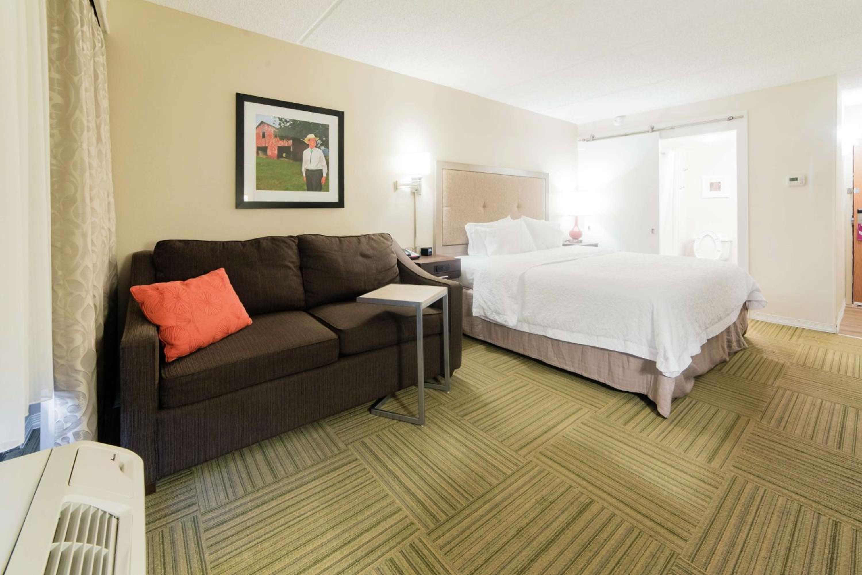 King Room with Sofa Bed - Non-Smoking - Photo 1