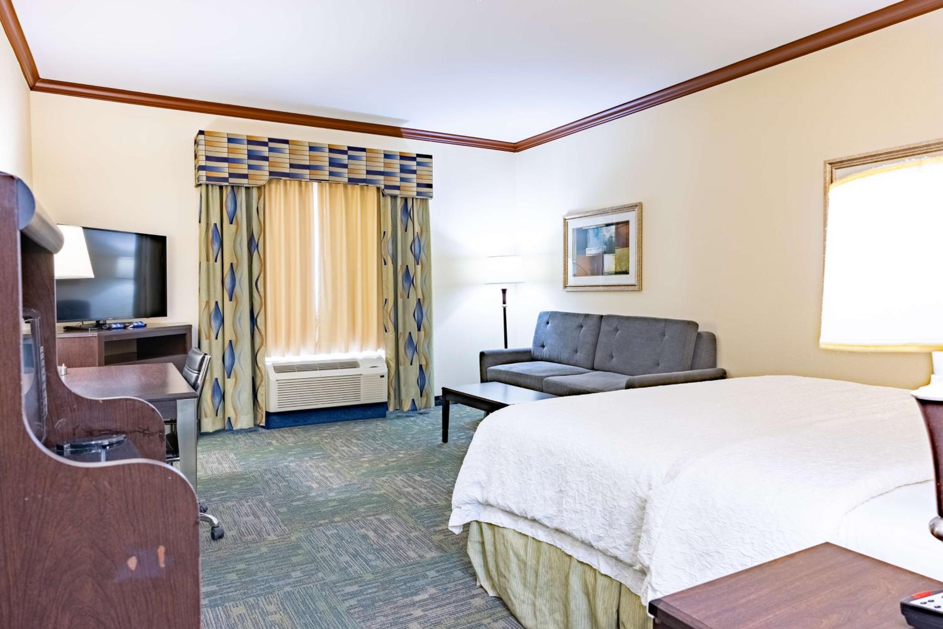 King Room with Sofa Bed - Non-Smoking