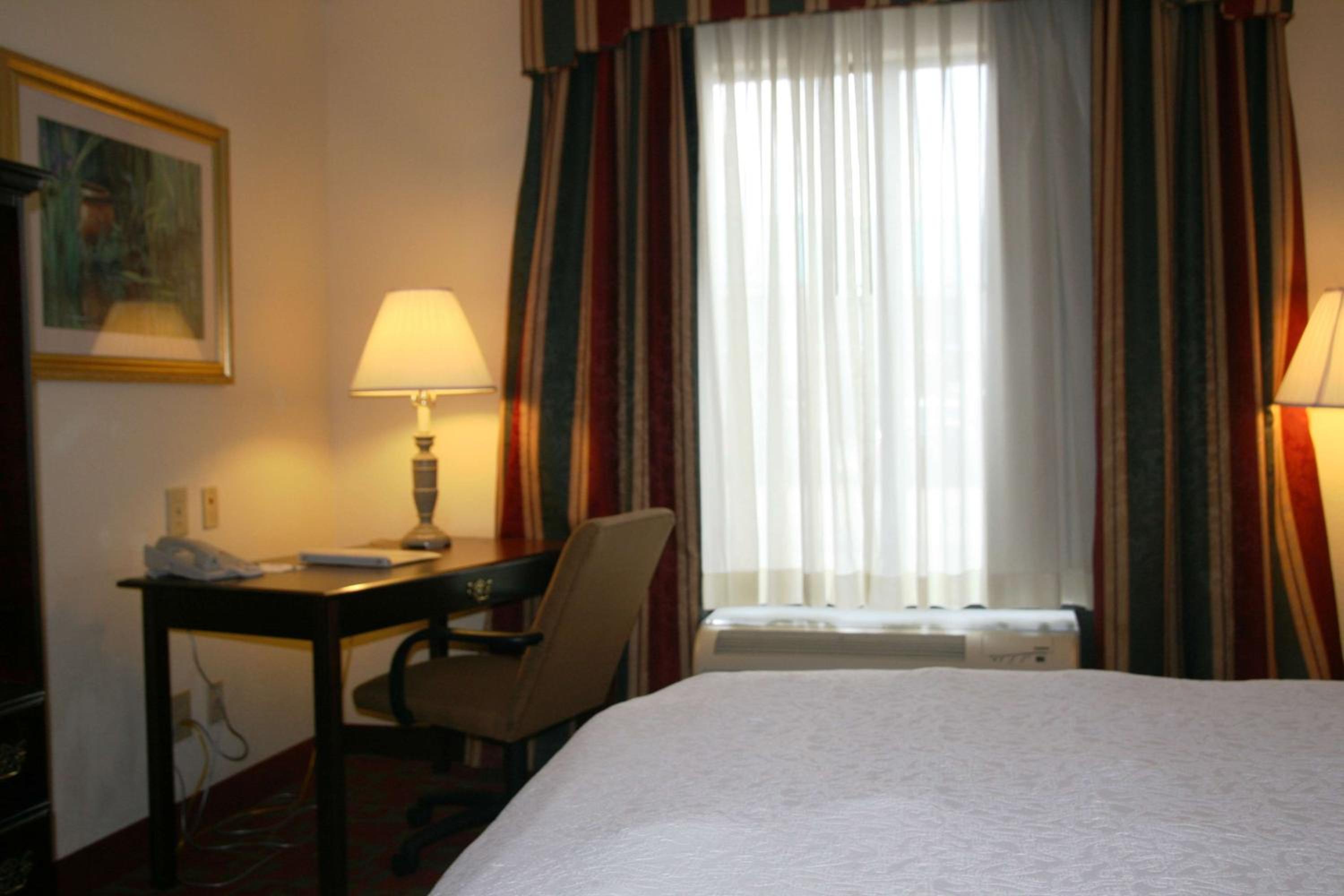Queen Room with Two Queen Beds (4 Adults) - Photo 1