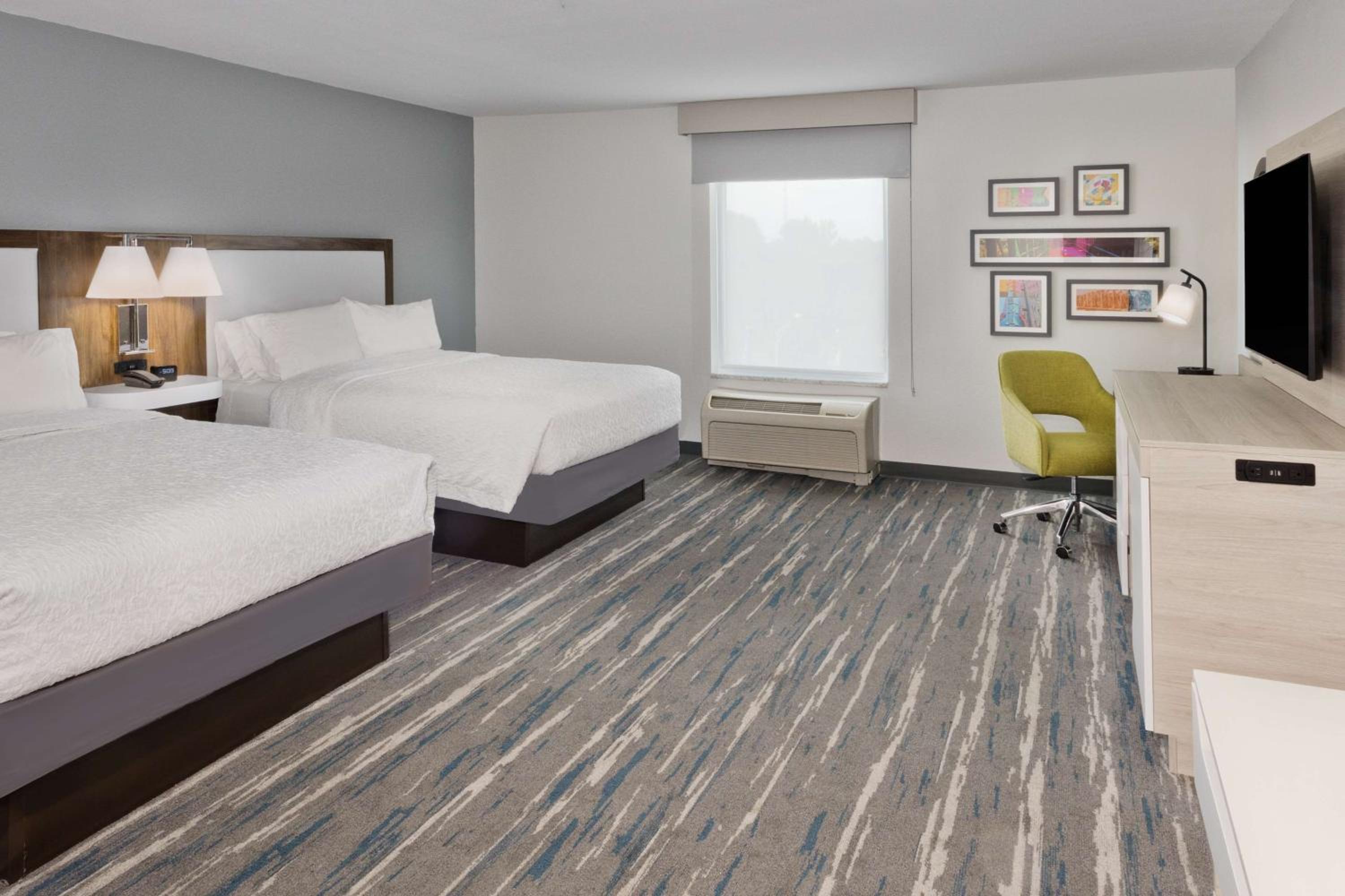 Room with Two Queen Beds - Non-Smoking - Photo 1