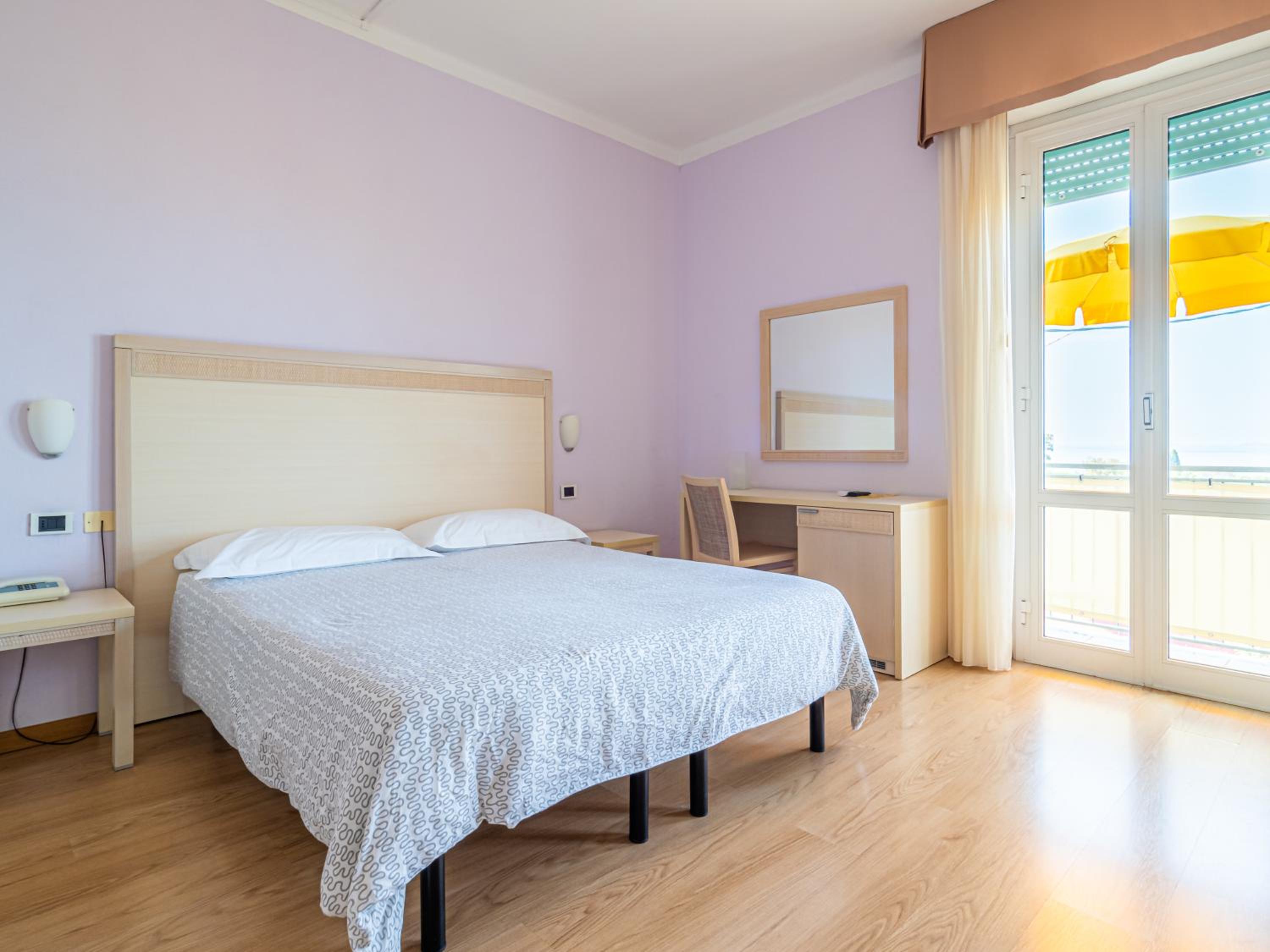 Quadruple Room with Sea View - Photo 16