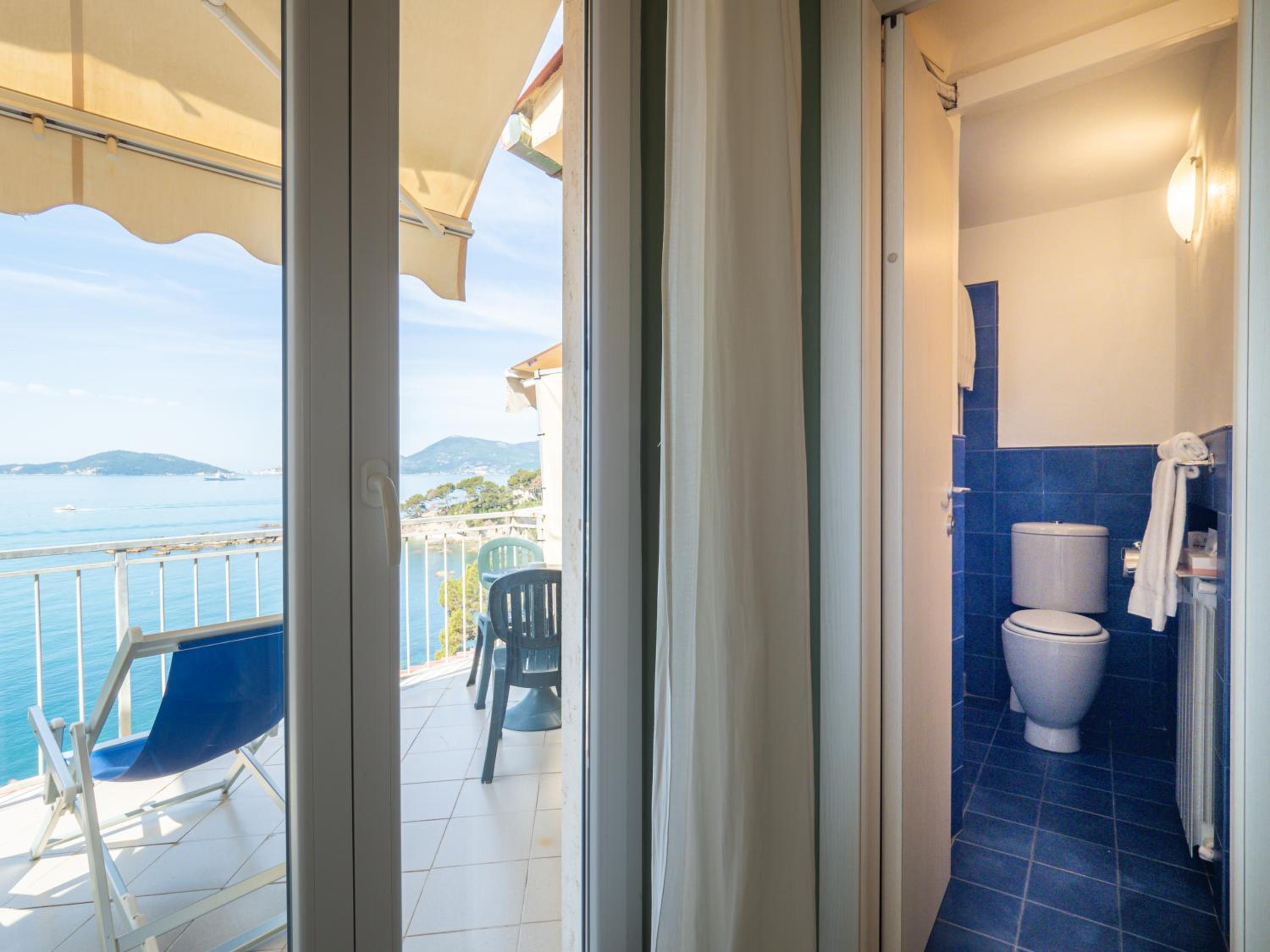 Triple Room with Sea View photo 2