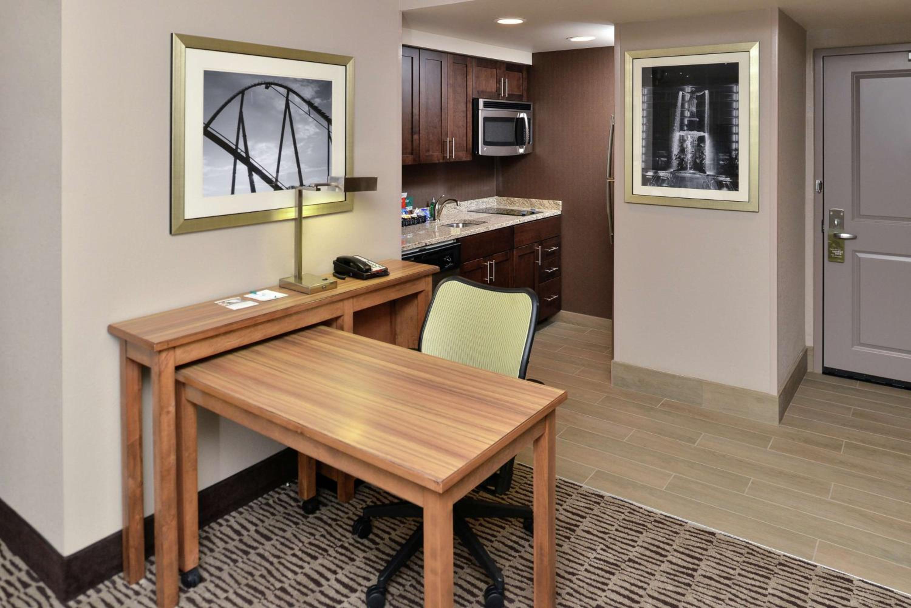 Studio Suite with Two Queen Beds - Hearing Access/Non-Smoking photo 3