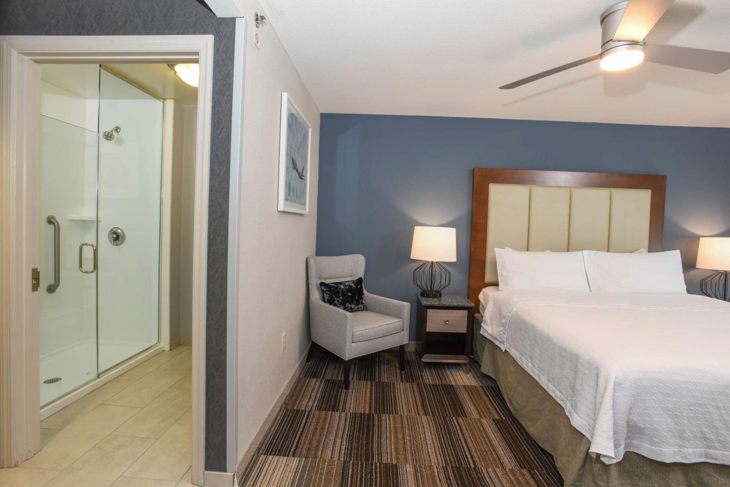 Two-Bedroom Suite - Non-Smoking - Photo 3