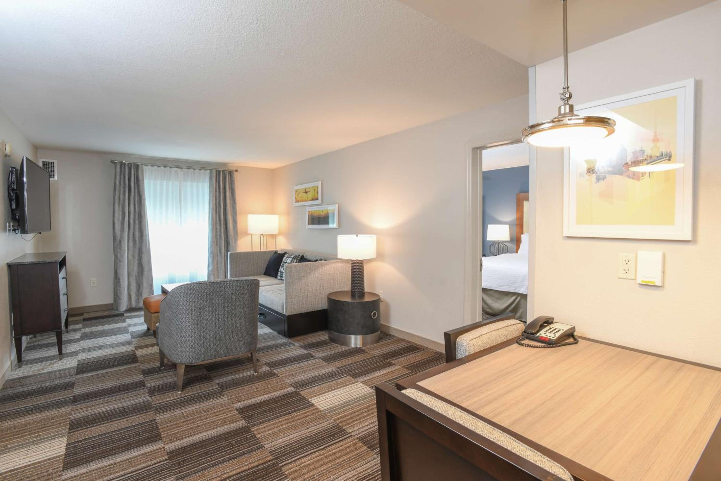 Two-Bedroom Suite - Non-Smoking - Photo 2
