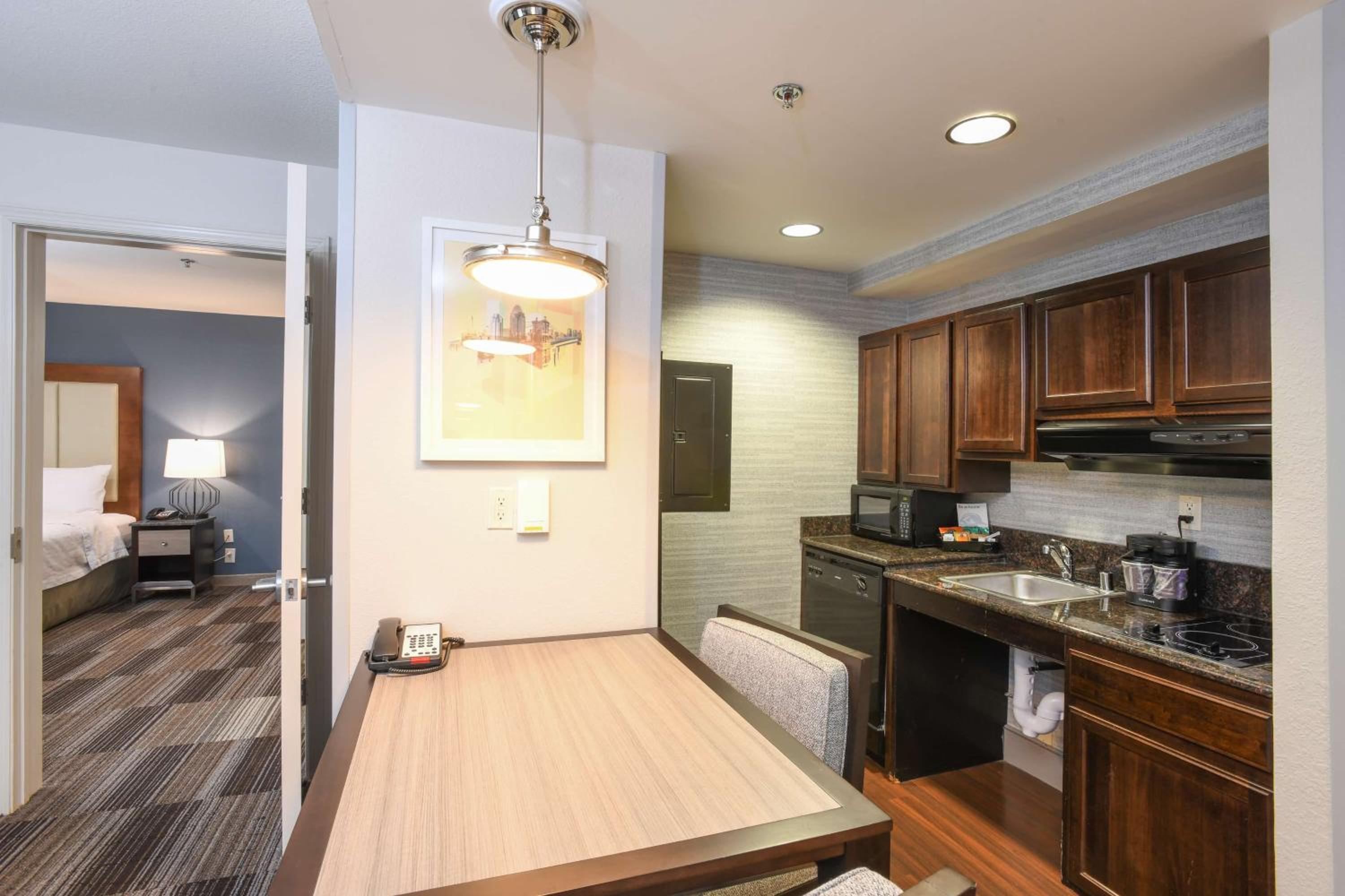 One-Bedroom King Suite - Photo 9