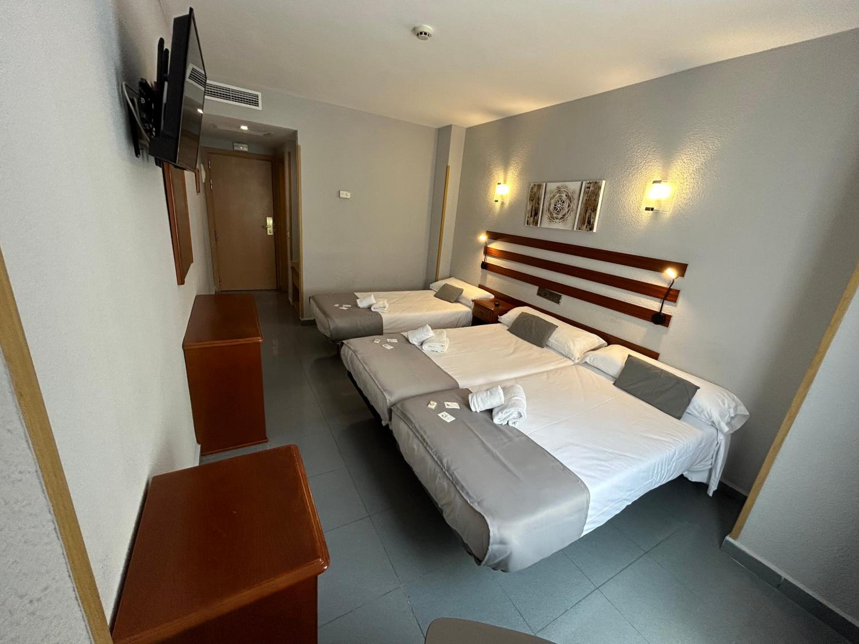 Triple Room photo 2