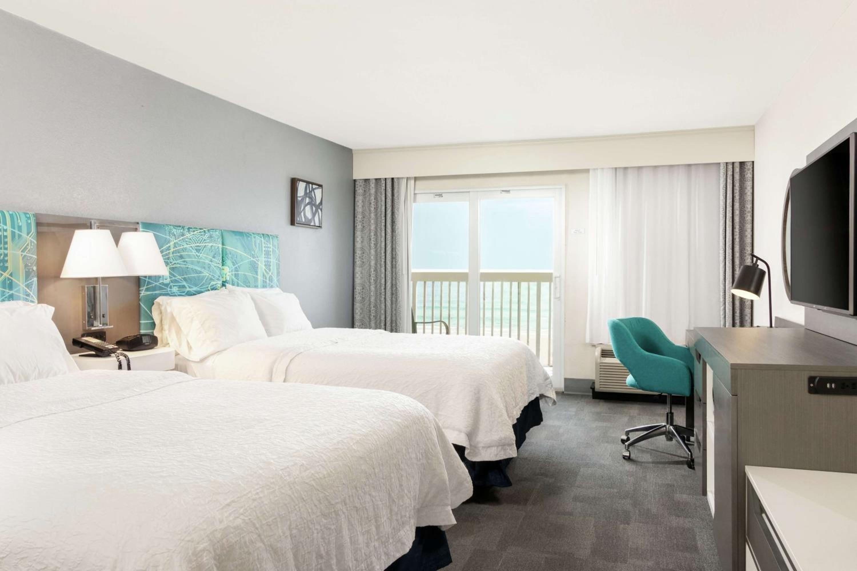 Oceanfront Queen Room - Non-Smoking - Photo 2
