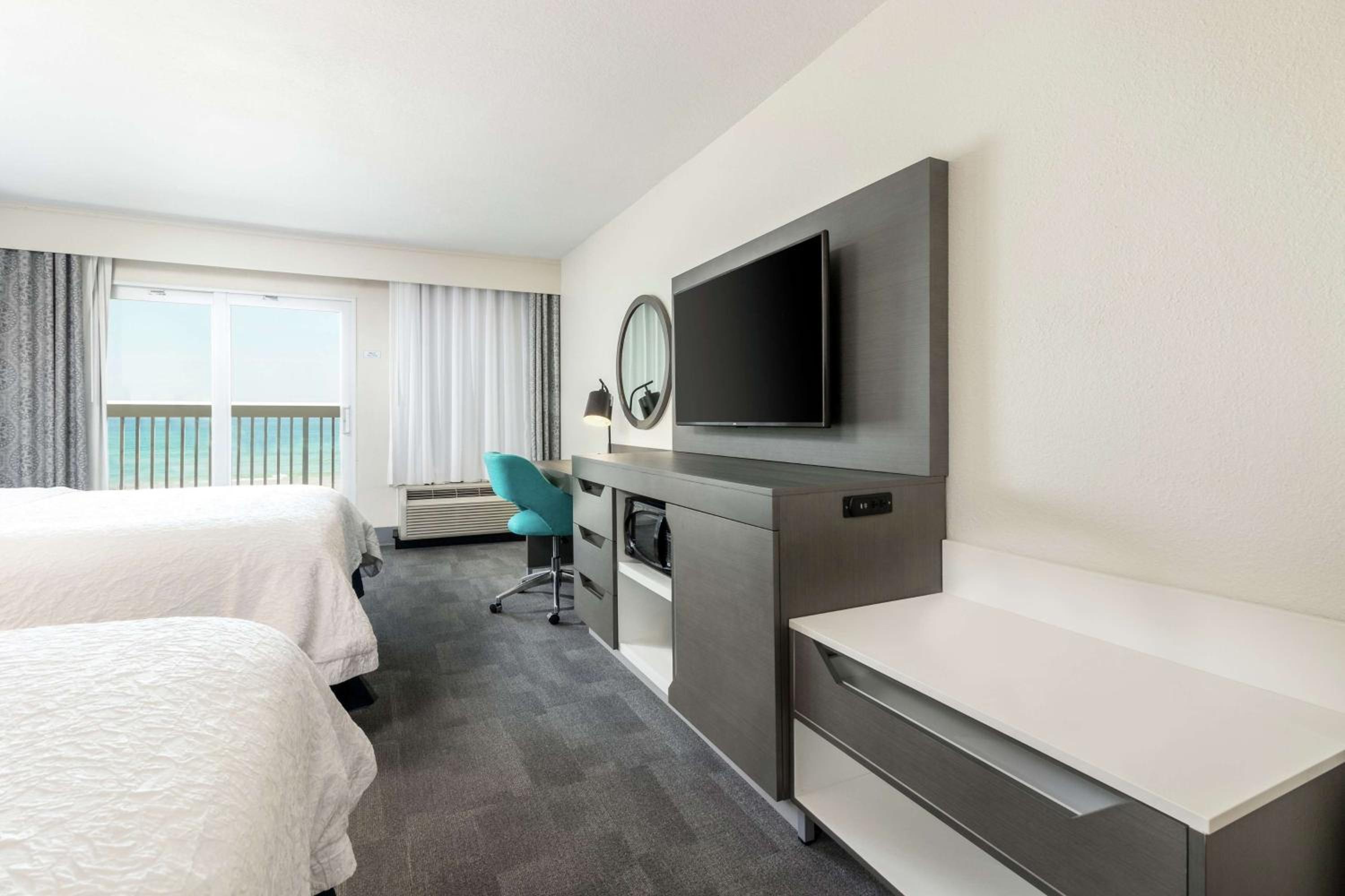 Oceanfront Queen Room - Non-Smoking - Photo 7