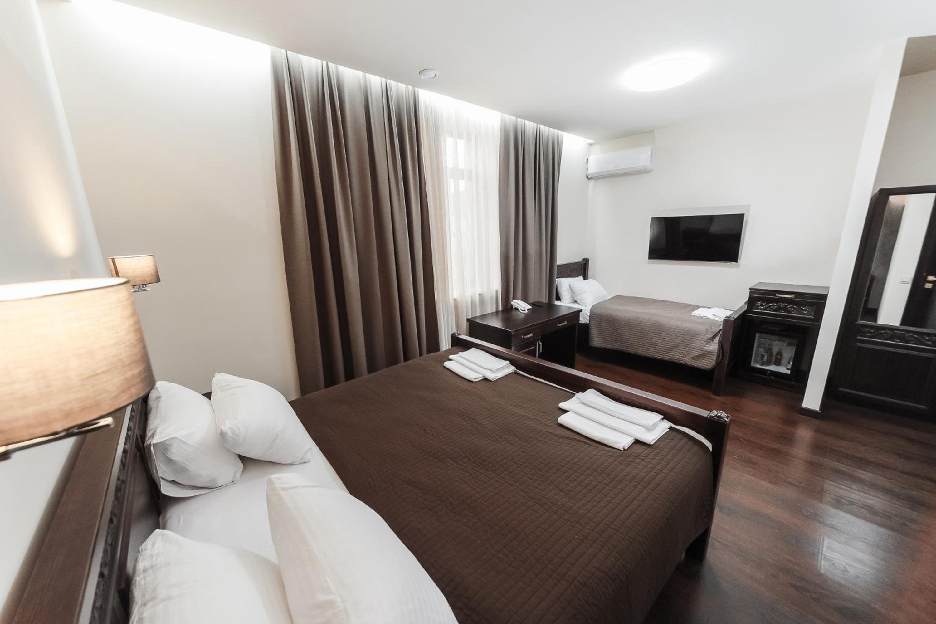 Deluxe Double or Twin Room