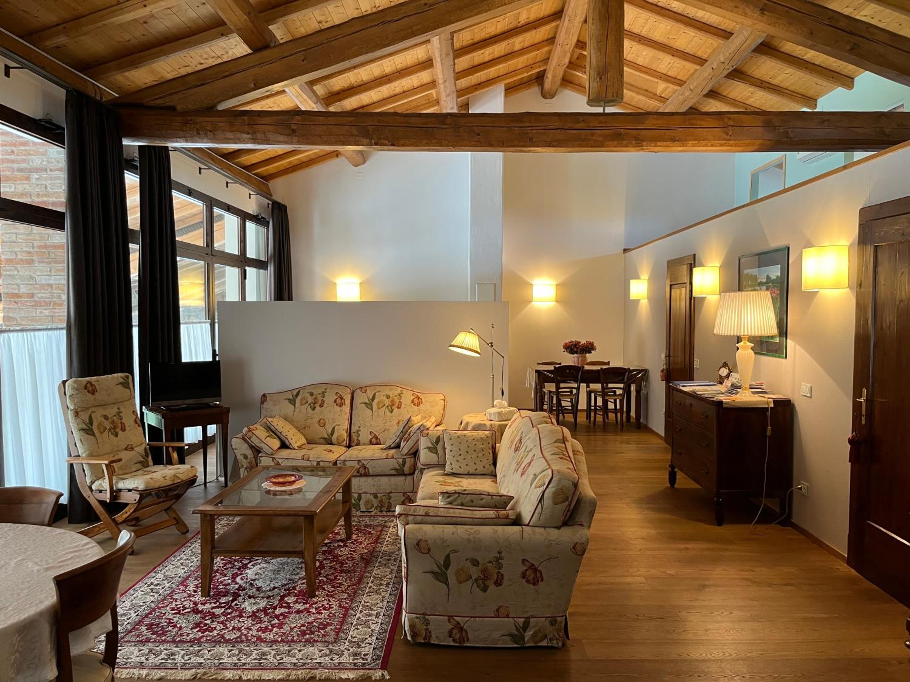 Loft - Photo 1