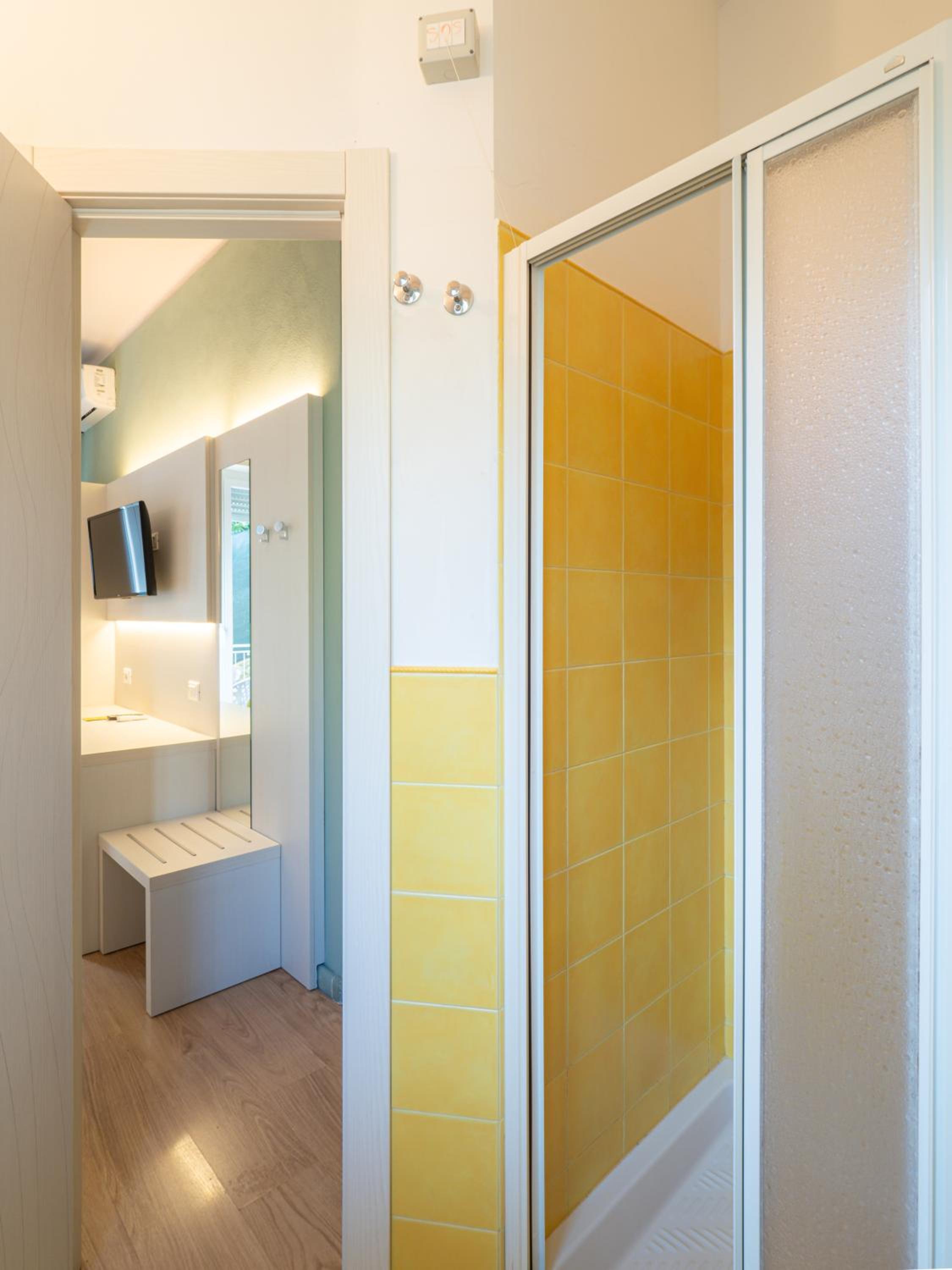 Triple Room with Balcony - Photo 3