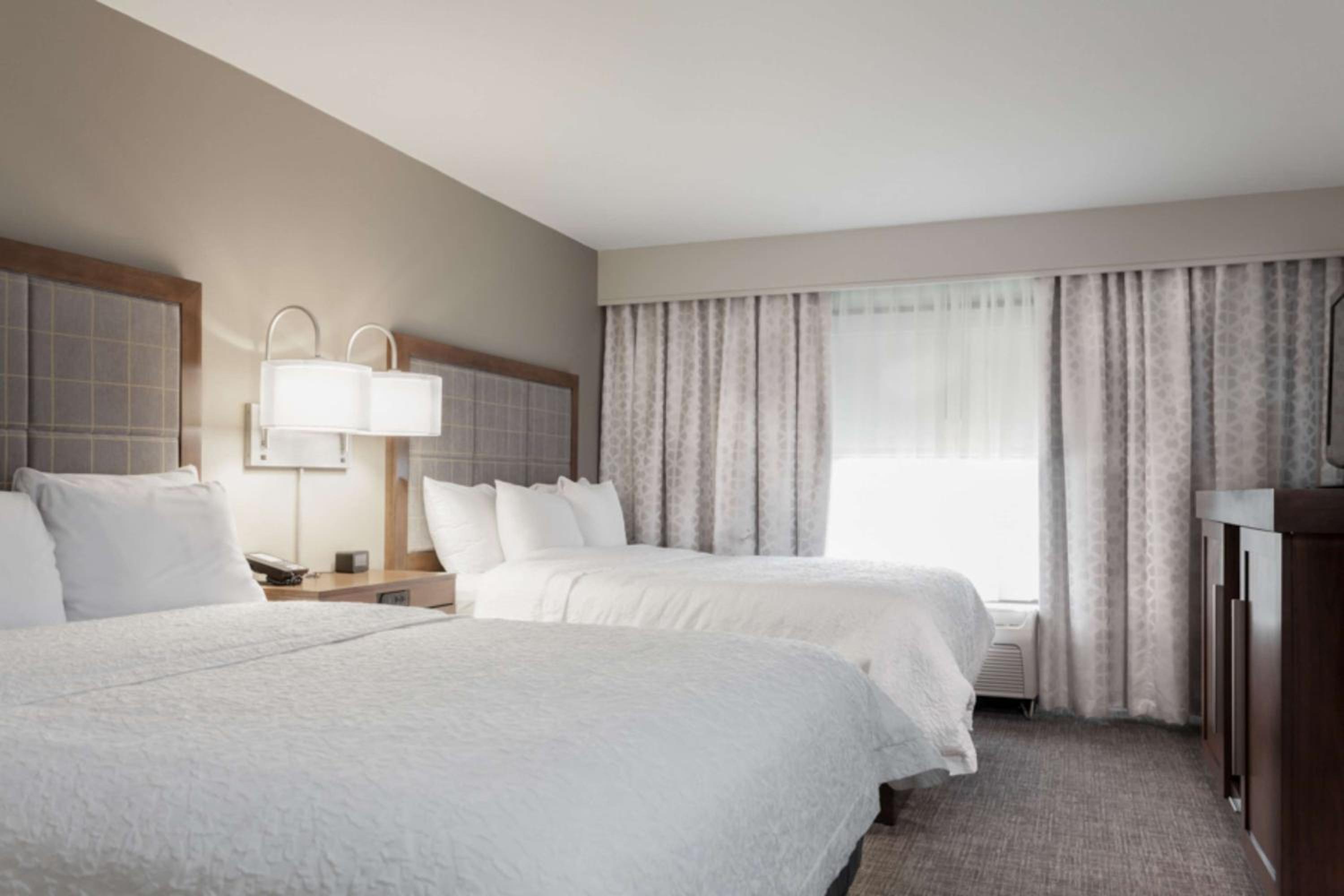 One-Bedroom Suite with Two Queen Beds and Kitchen - Non-Smoking - Photo 3