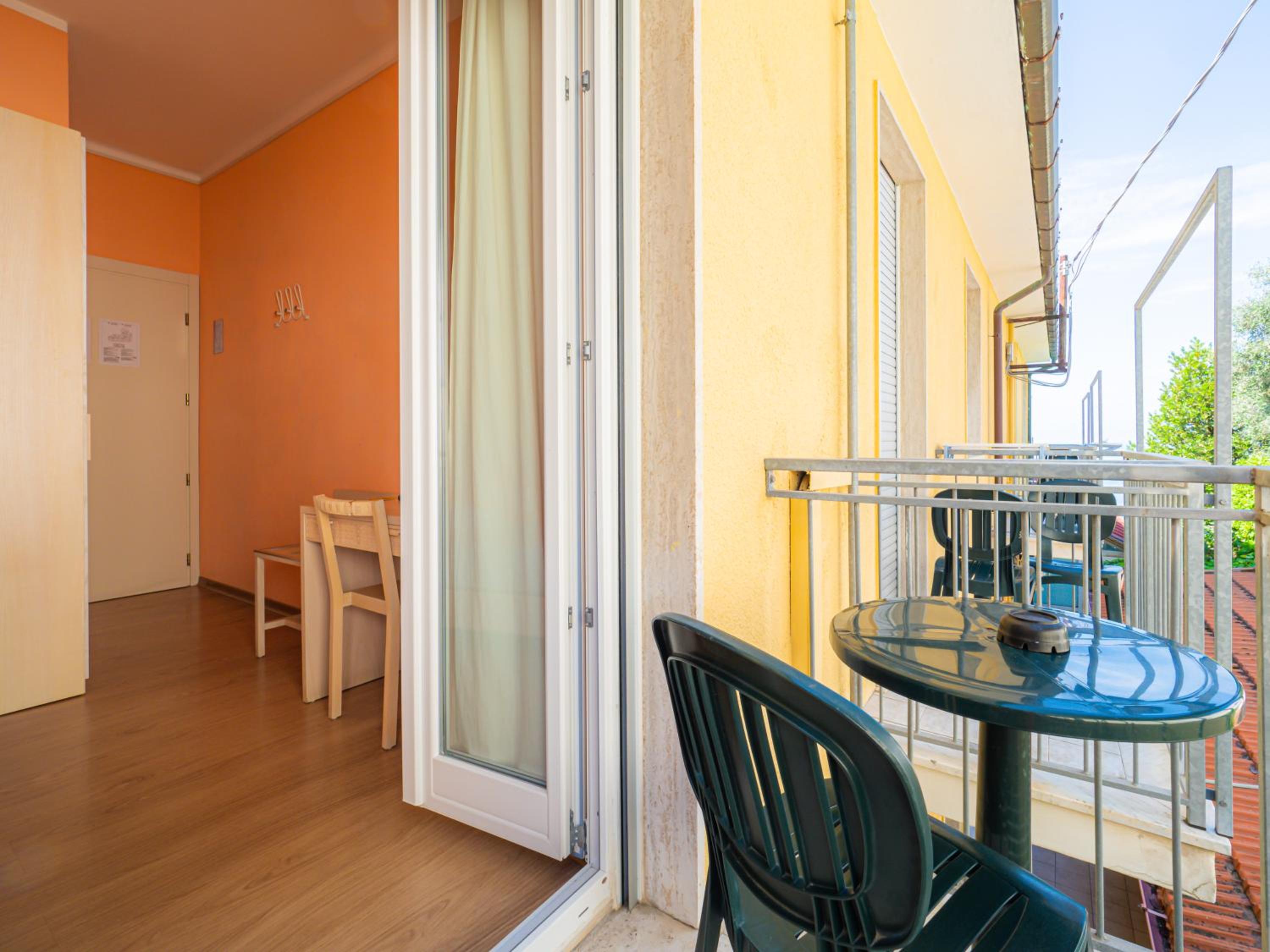 Single Room with Balcony photo 3
