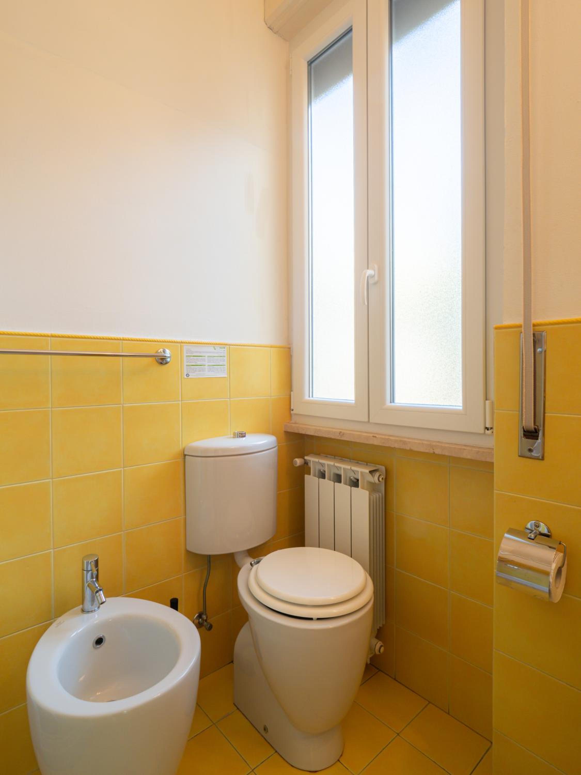Triple Room with Balcony - Photo 6