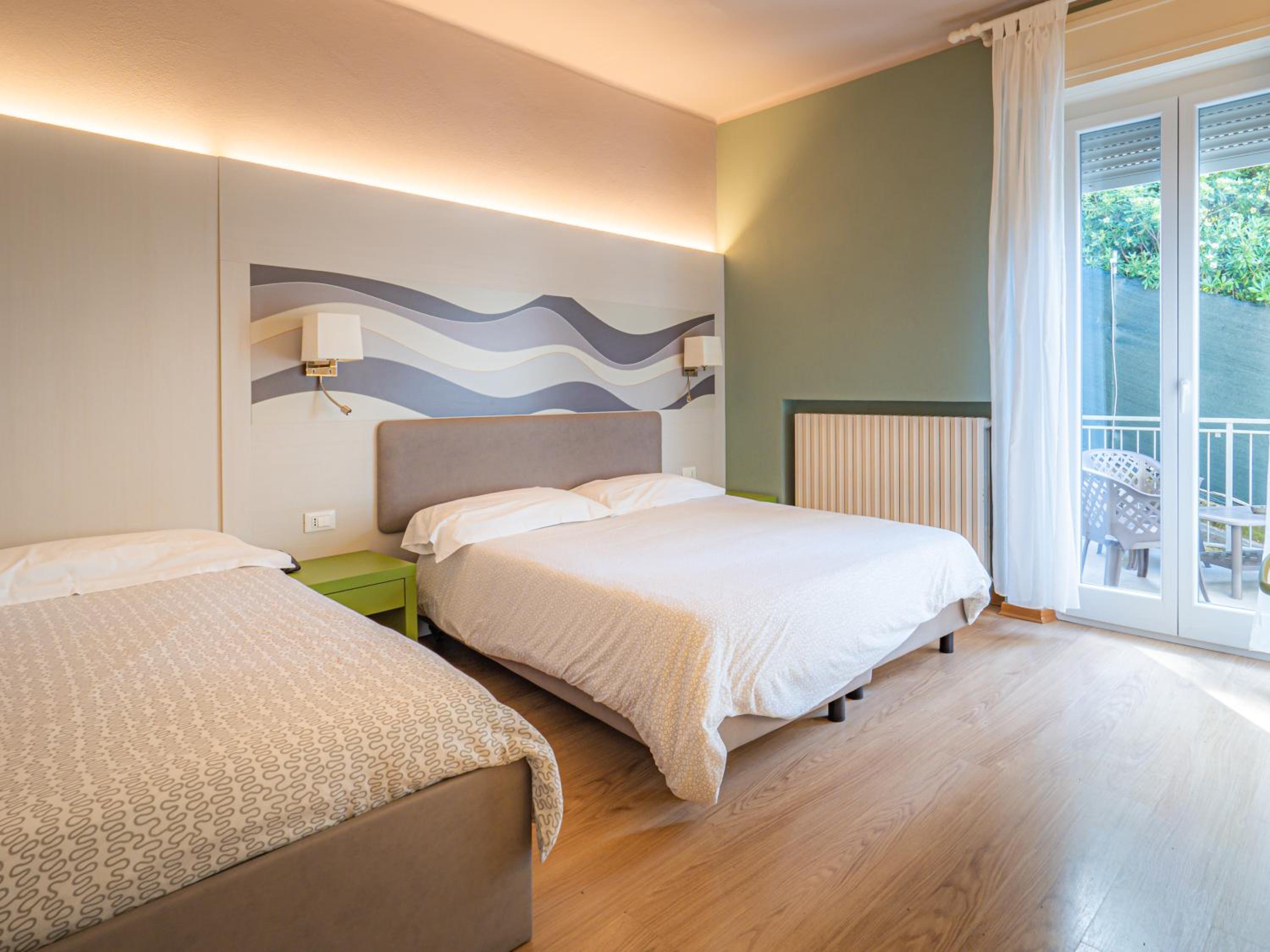 Triple Room with Balcony - Photo 8