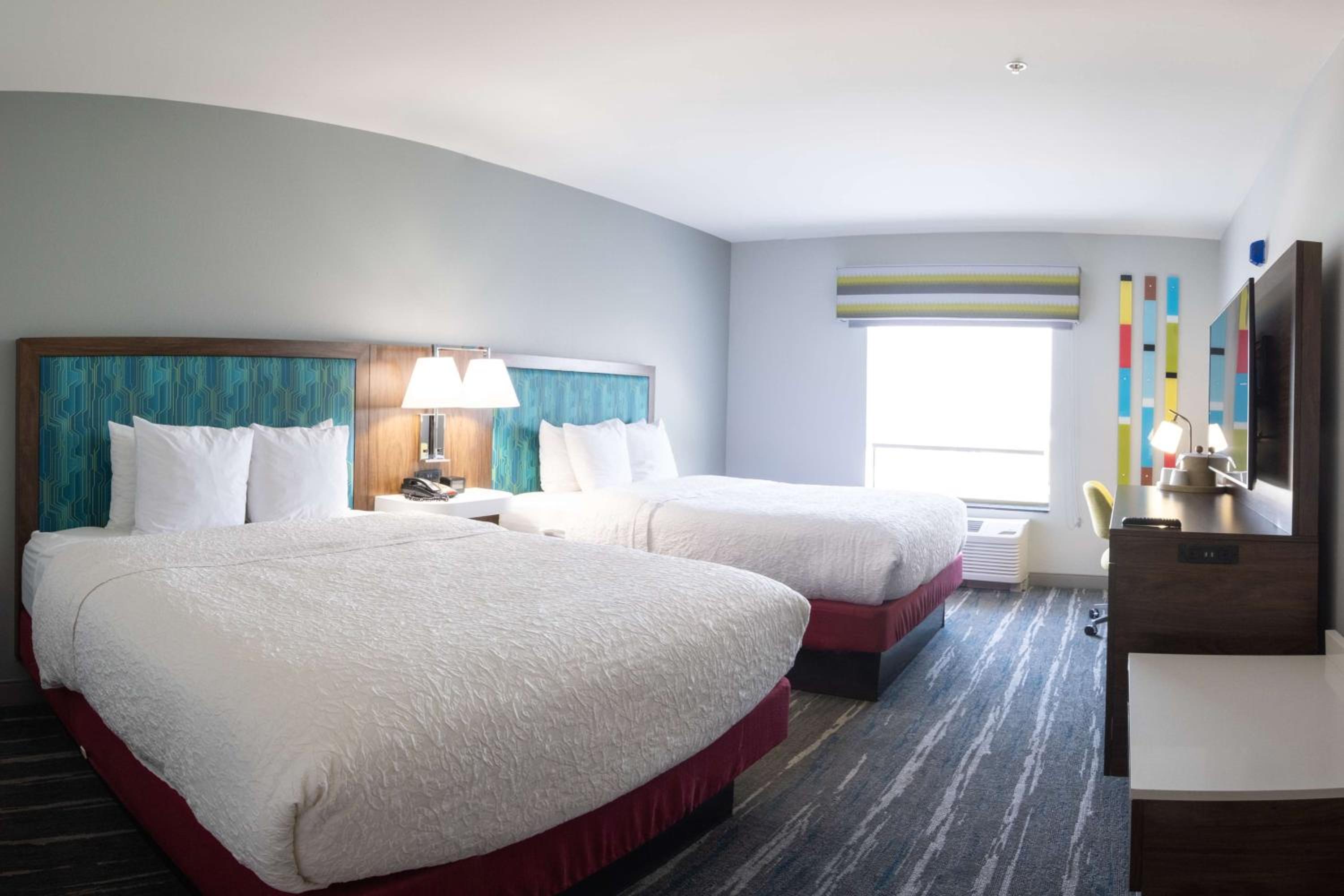 Room with Two Queen Beds - Non-Smoking - Photo 1