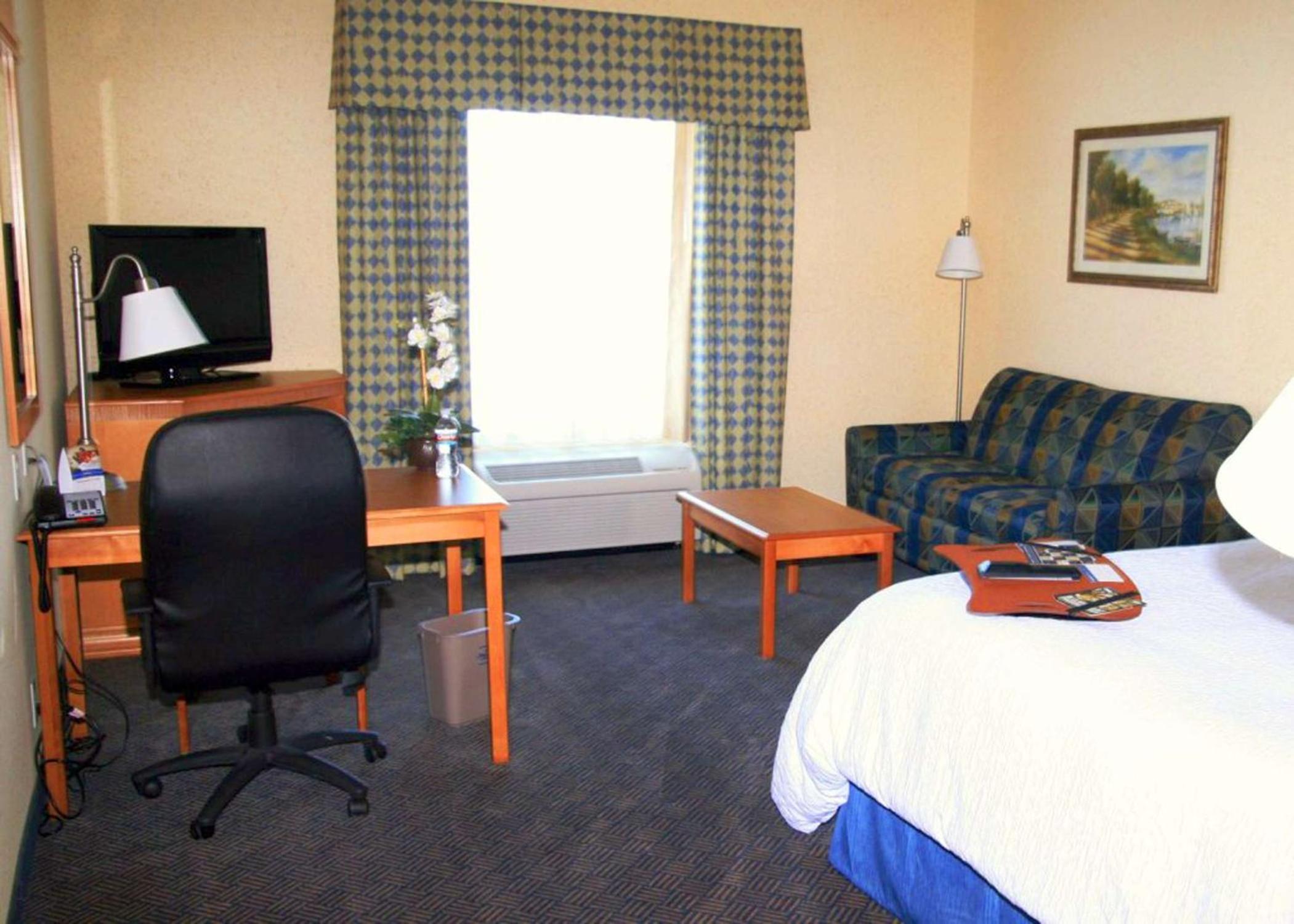 King Room with Sofa Bed and Study - Non-Smoking - Photo 1