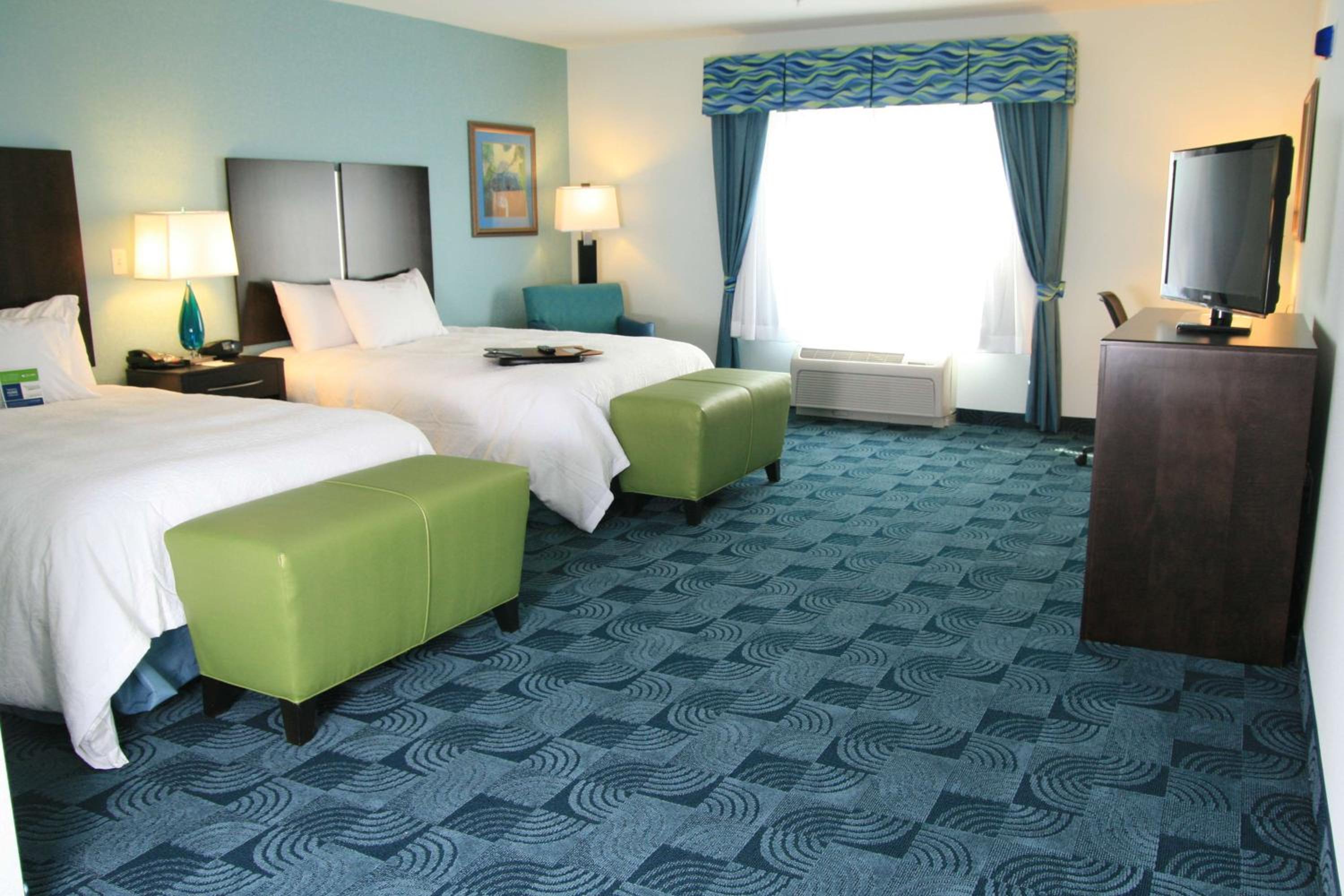 Room with Two Queen Beds - Non-Smoking - Photo 2