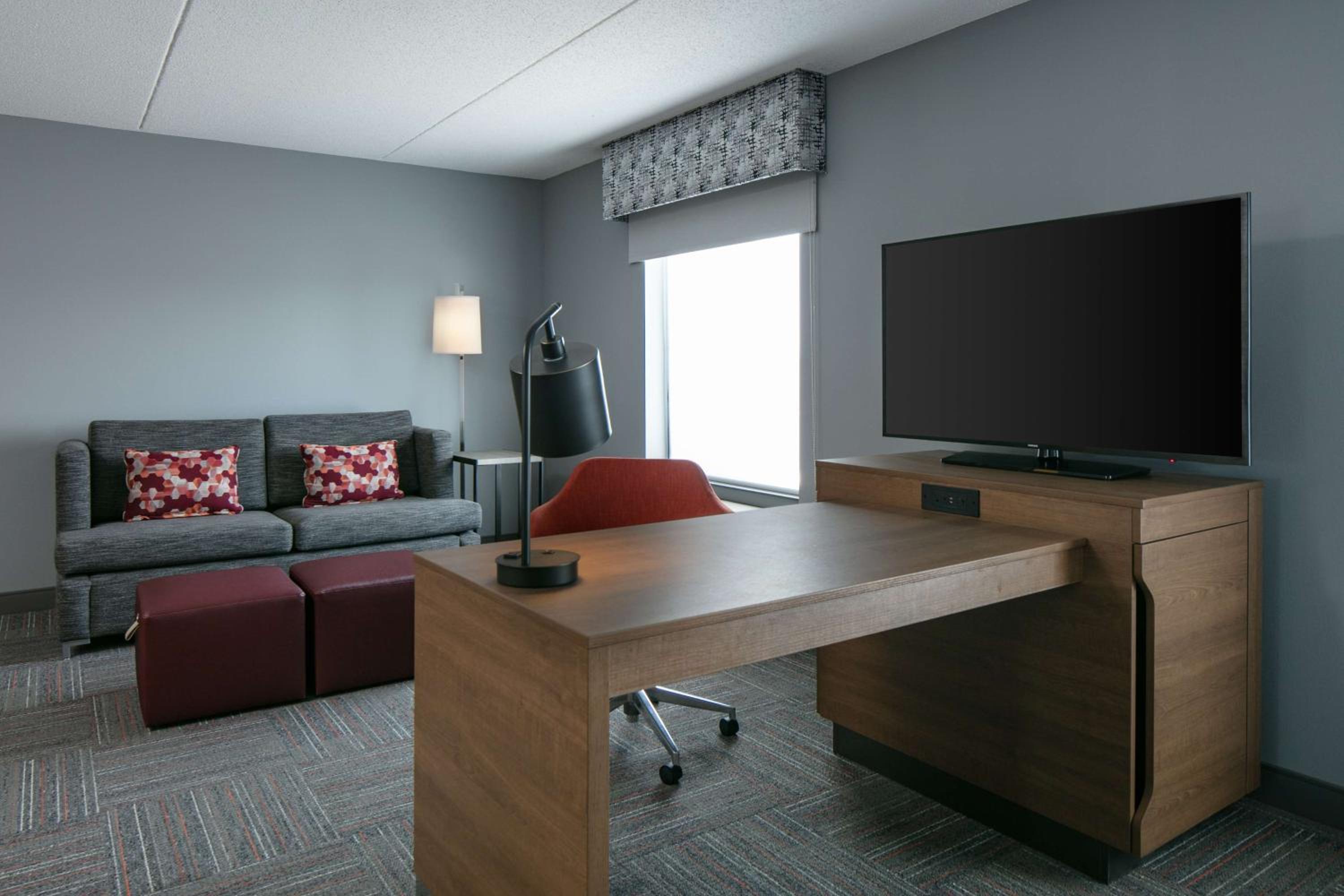 Queen Studio Suite with Two Queen Beds - Non-Smoking - Photo 1