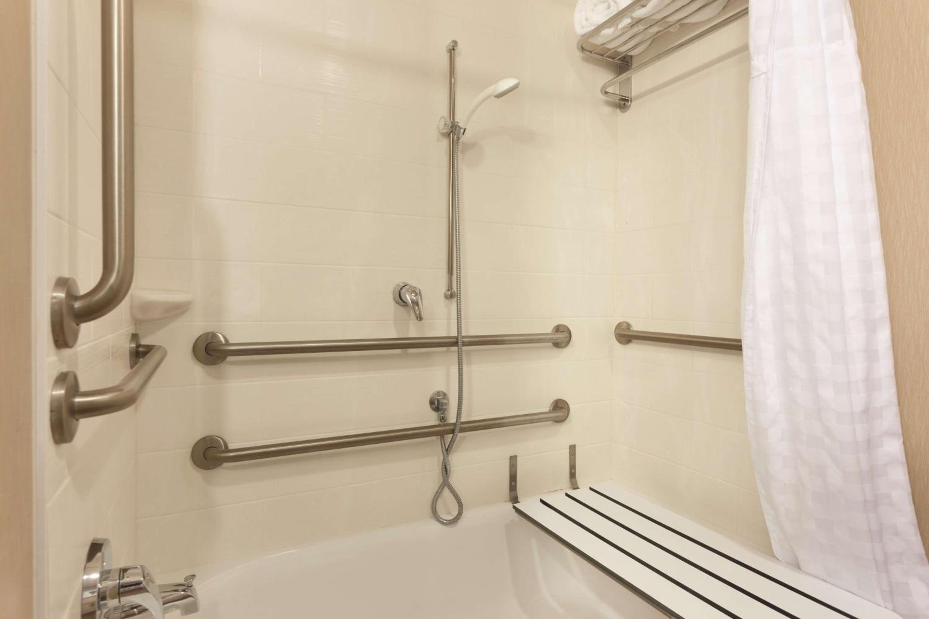 King Room with Tub - Mobility and Hearing Access